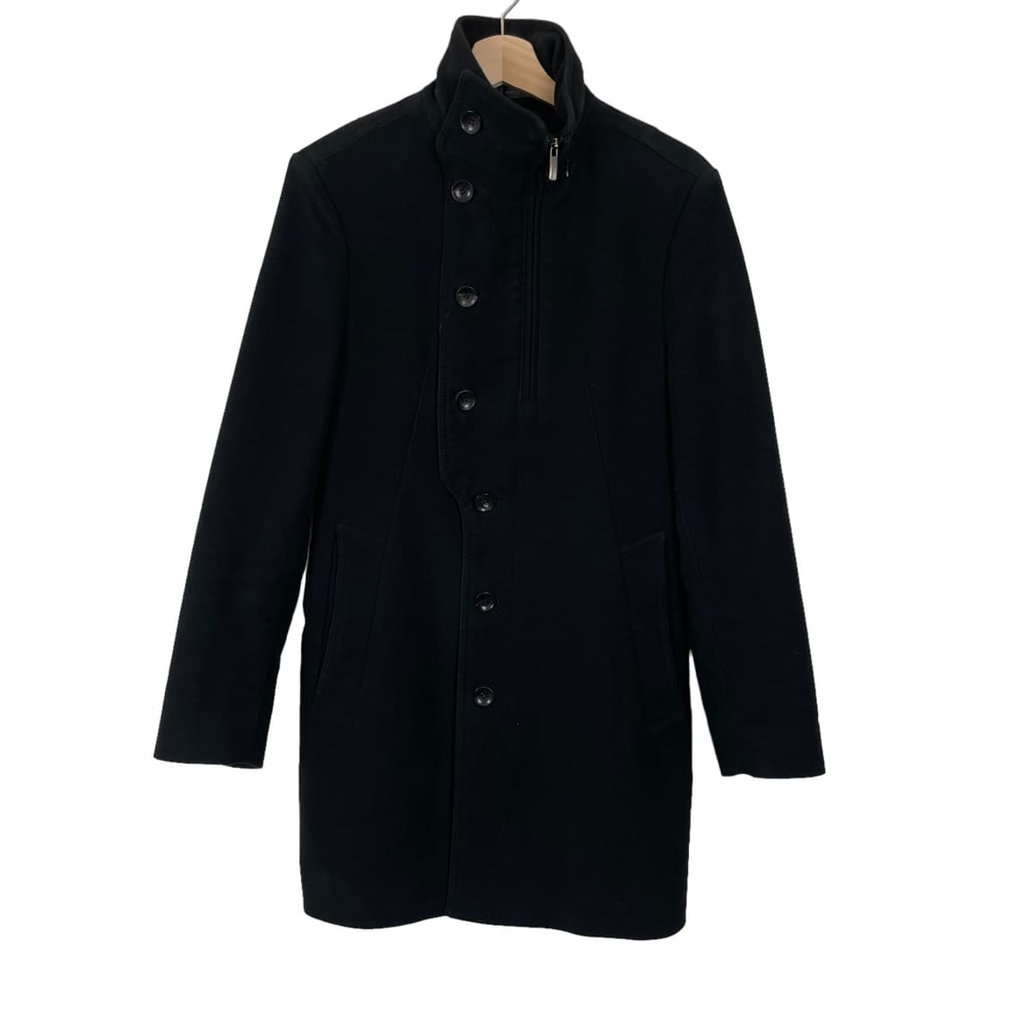 우영미 블랙 하이넥 지퍼라인 미디코트 상품이미지1