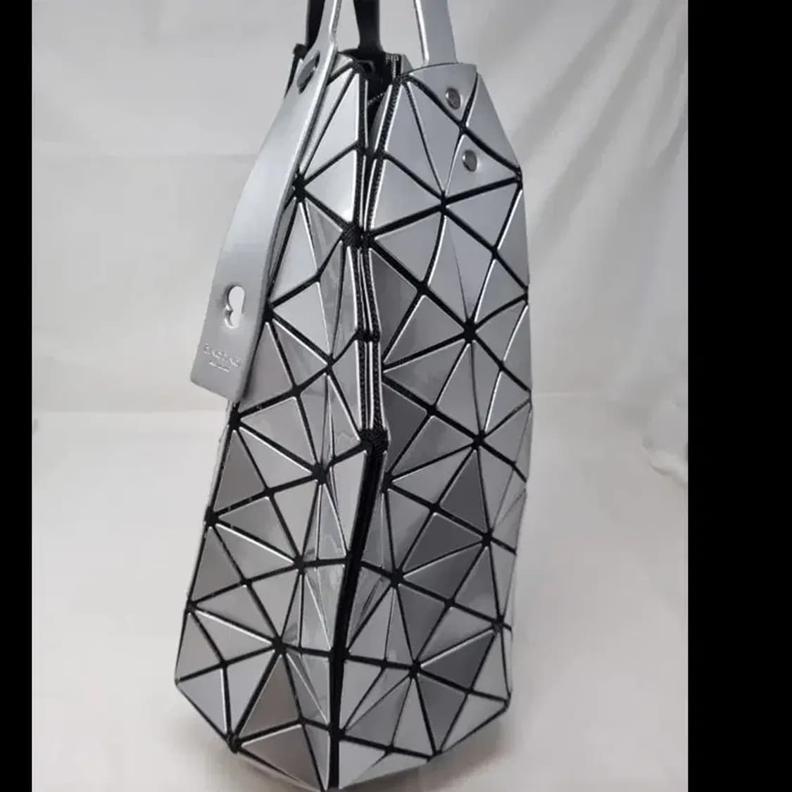 바오바오 이세이미야케 루센트 실버 토트백 상품이미지2