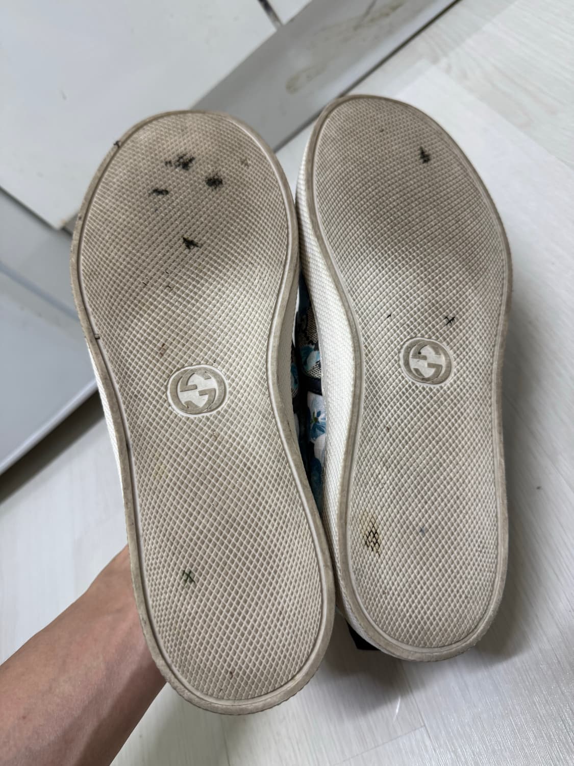 구찌 블룸 슬립온 280 팝니다 상품이미지3