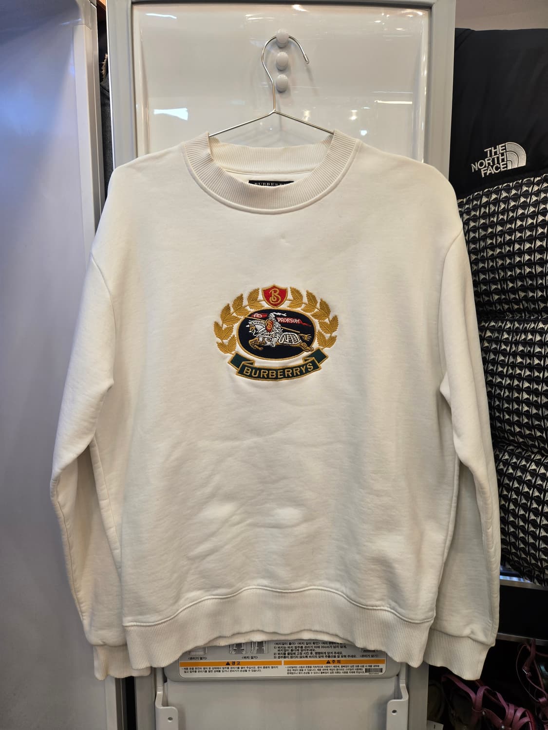 버버리(Burberry)의 클래식 올드로고 자수 스웨트 셔츠 상품이미지1