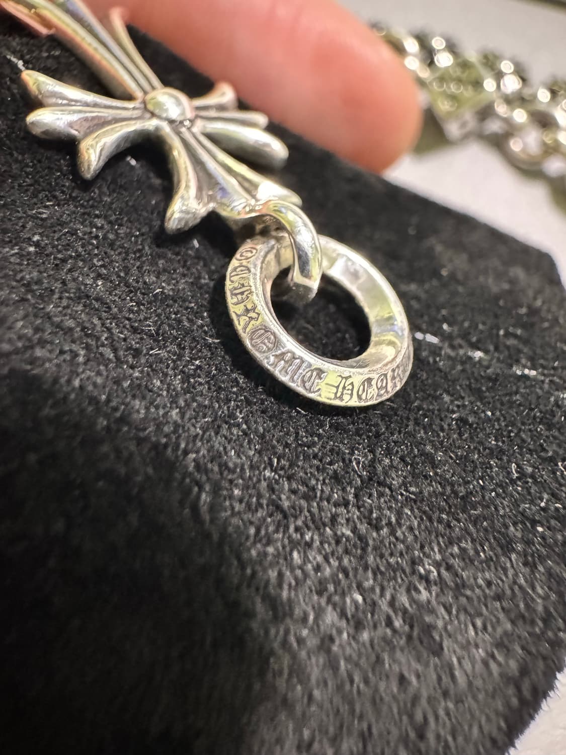 크롬하츠 타이니크로스참 상품이미지3