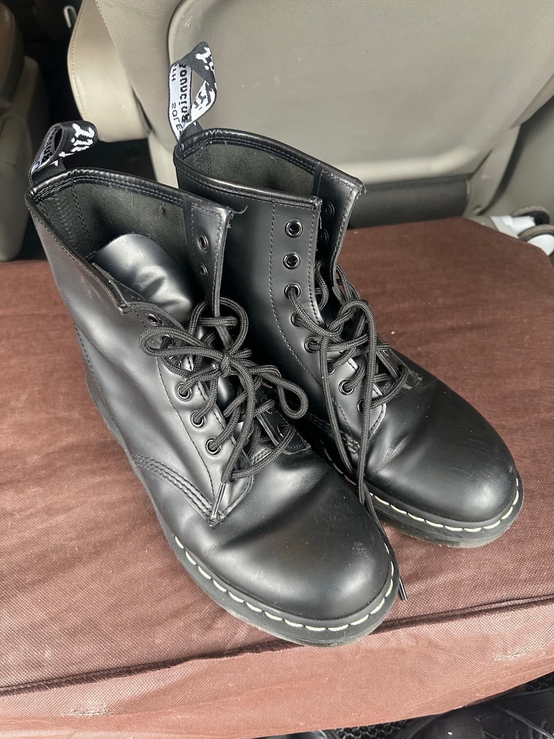 닥터마틴 블랙 화이트 스티치 부츠 270 상품이미지1