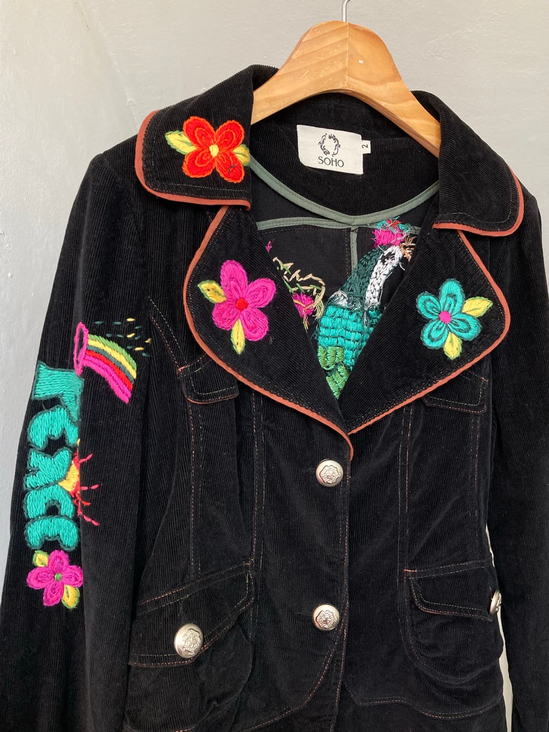 자수 디테일 벨벳 크롭 자켓 상품이미지2