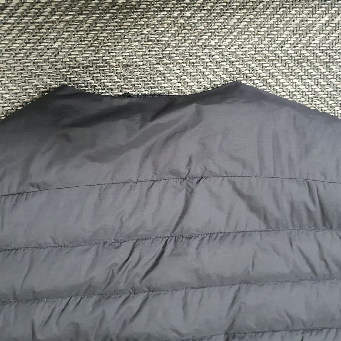 유니클로 오리털 경량패딩 조끼 남자105 상품이미지8