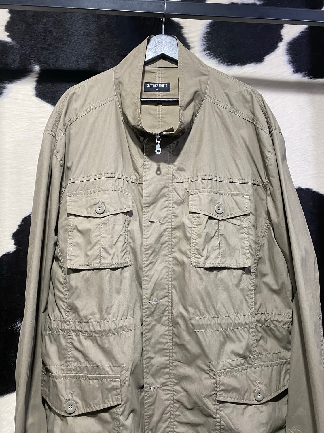 Clothes truck 버튼 포켓 디테일 반하이넥 자켓 상품이미지3