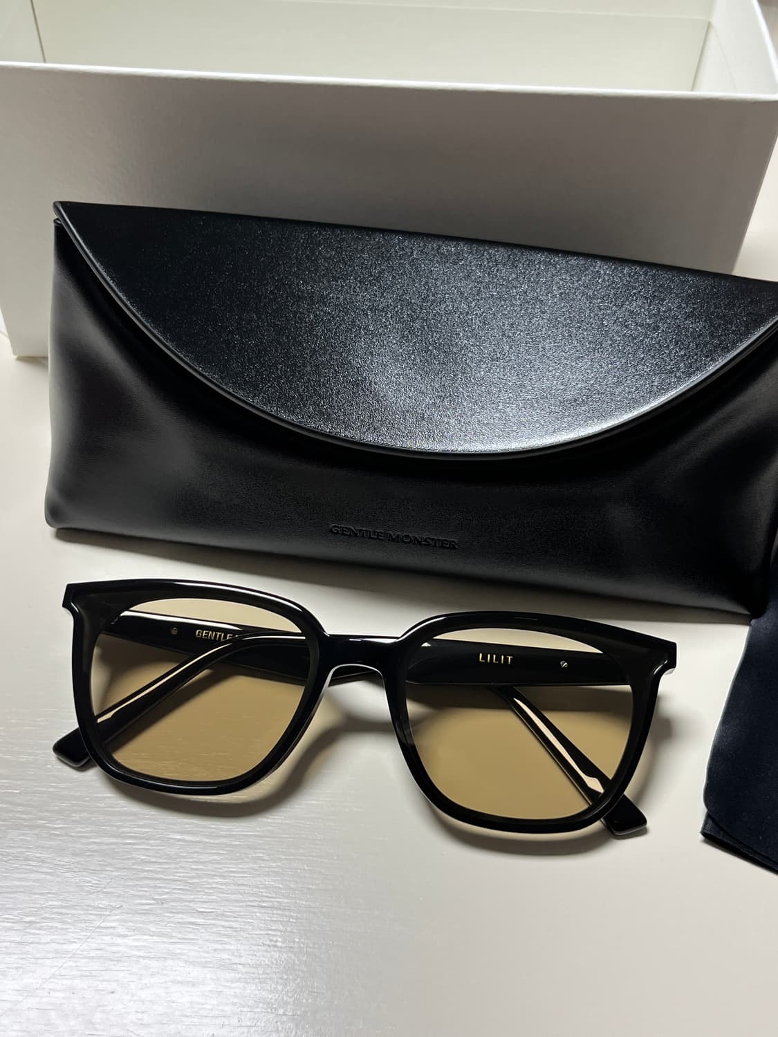 (새상품) 젠틀몬스터 릴리트 01 BR 블랙 브라운 상품이미지1