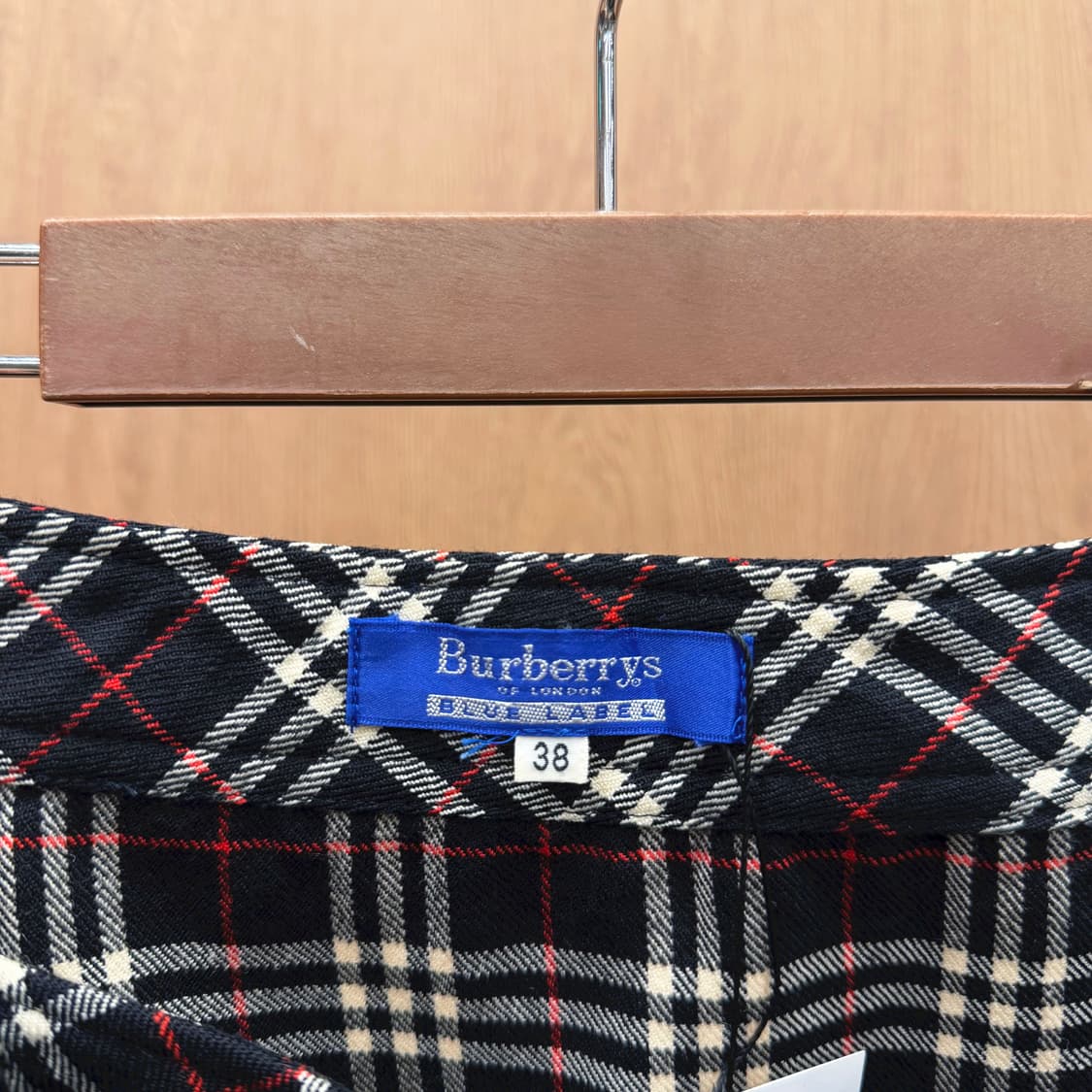 버버리 블루 라벨 울 랩 스커트 체크 패턴 버튼 디테일 H라인 블랙 상품이미지7