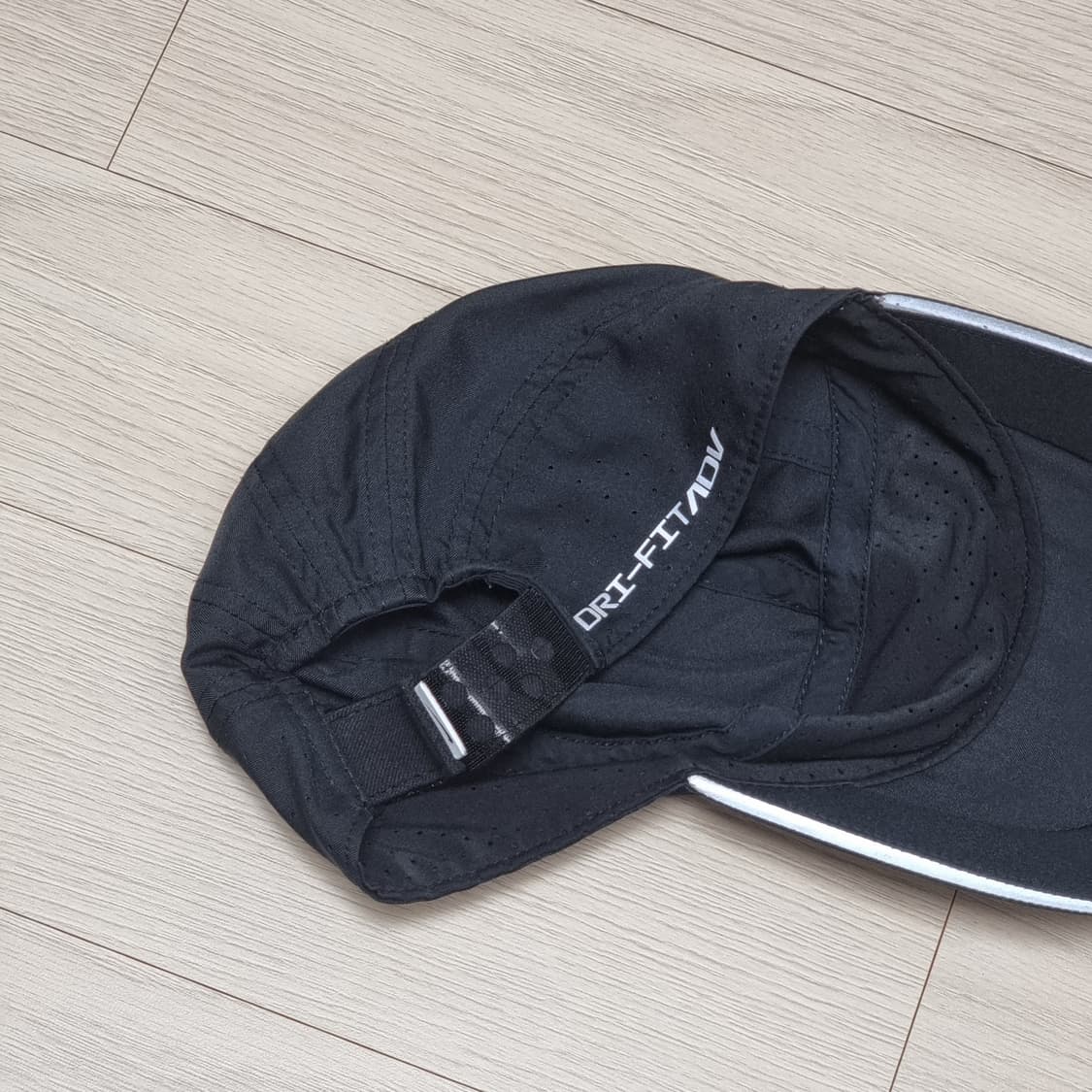 나이키 테일윈드 런닝캡 블랙 상품이미지3