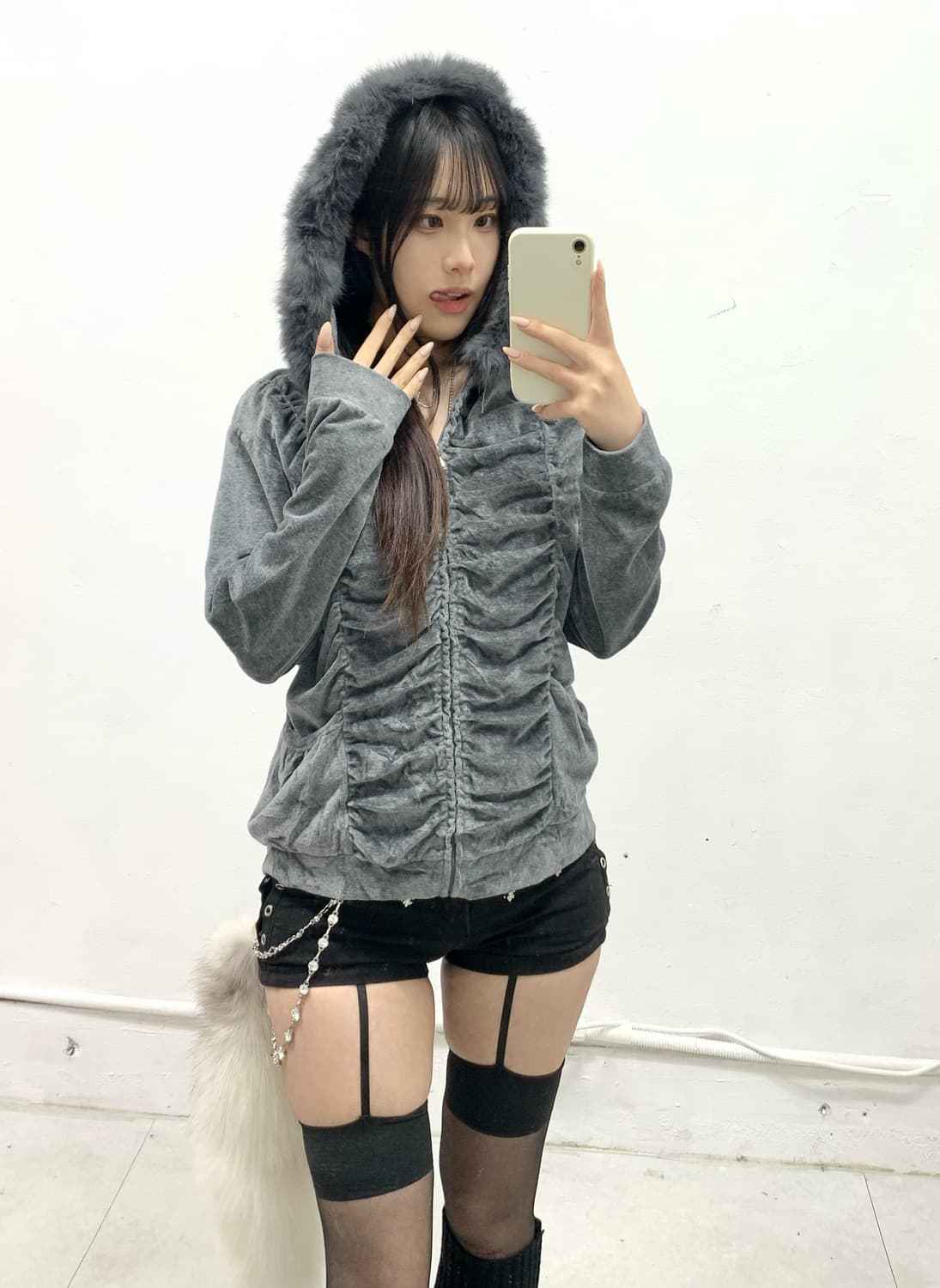 [ROSA CHERI] 갸루 벨벳 셔링 퍼 후드집업 상품이미지3