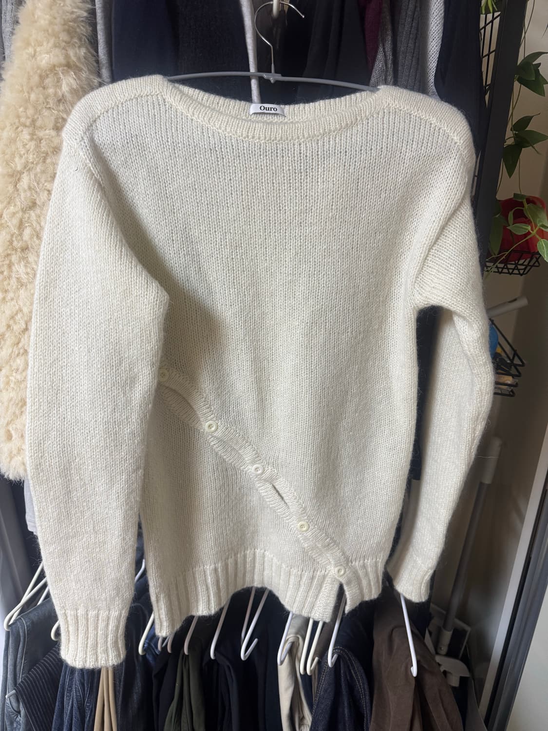 아우로 ouro 슬릿 단추 니트 상품이미지1