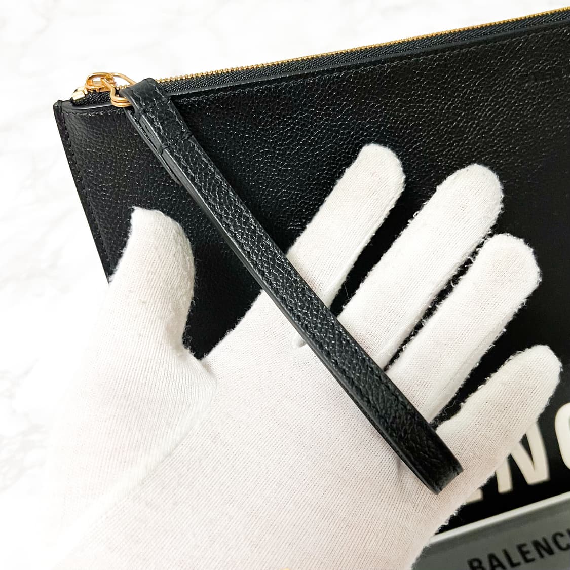 발렌시아가 로고 스트랩 클러치 상품이미지4