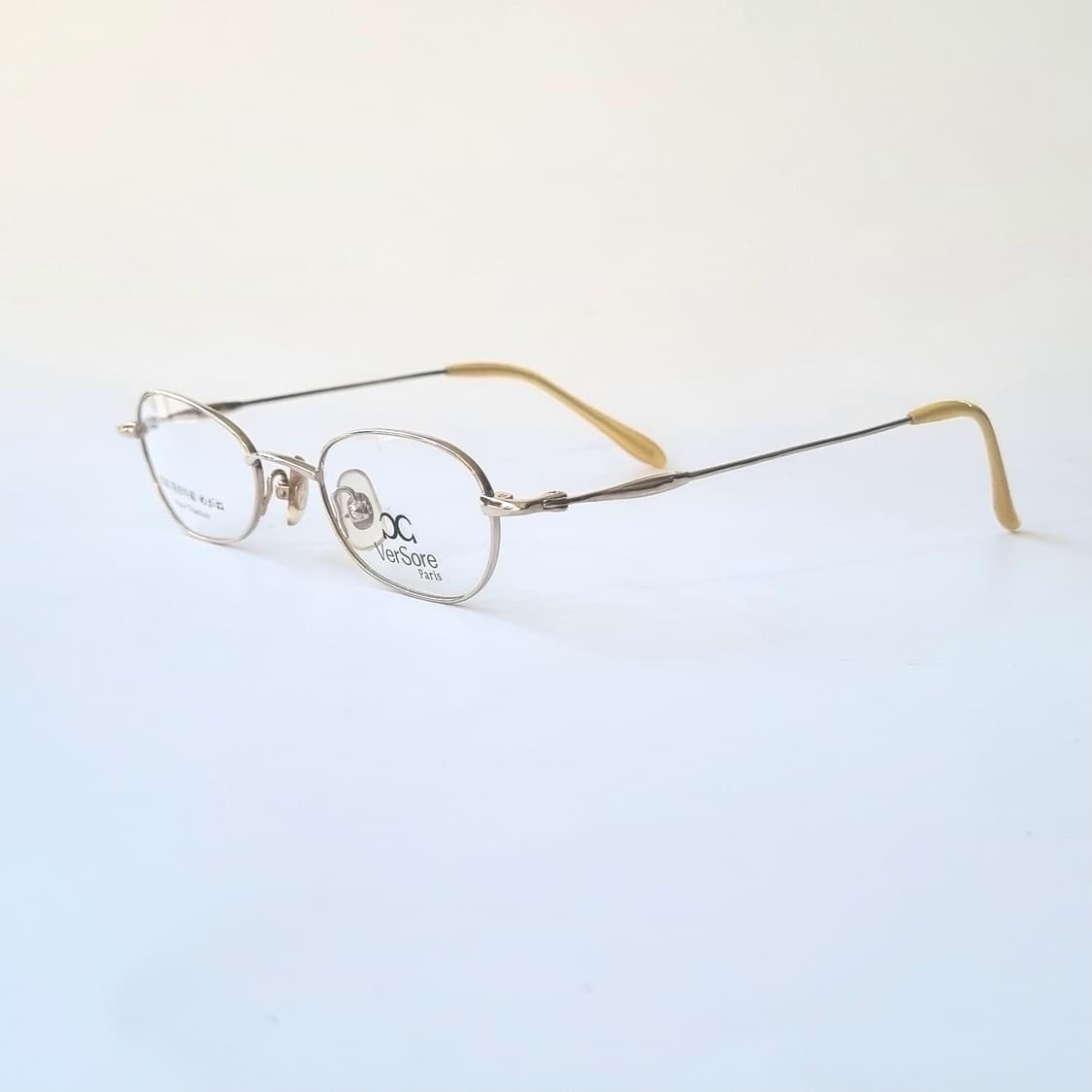 데드스탁 Pure Titanium (순티타늄) 오벌쉐임 안경테 상품이미지4