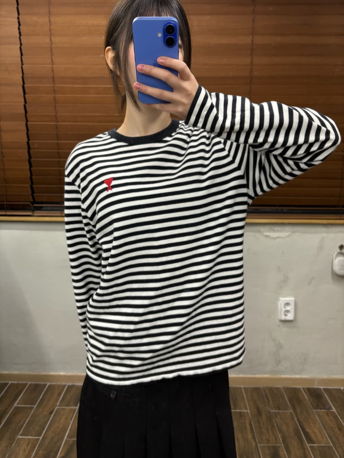 Ami 아미 스몰 하트 로고 스트라이프 롱슬리브 상품이미지1