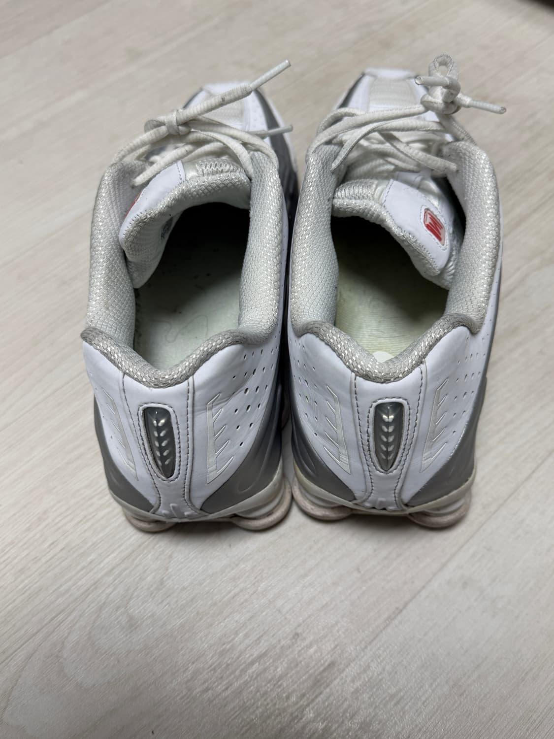 나이키 샥스 r4 상품이미지4