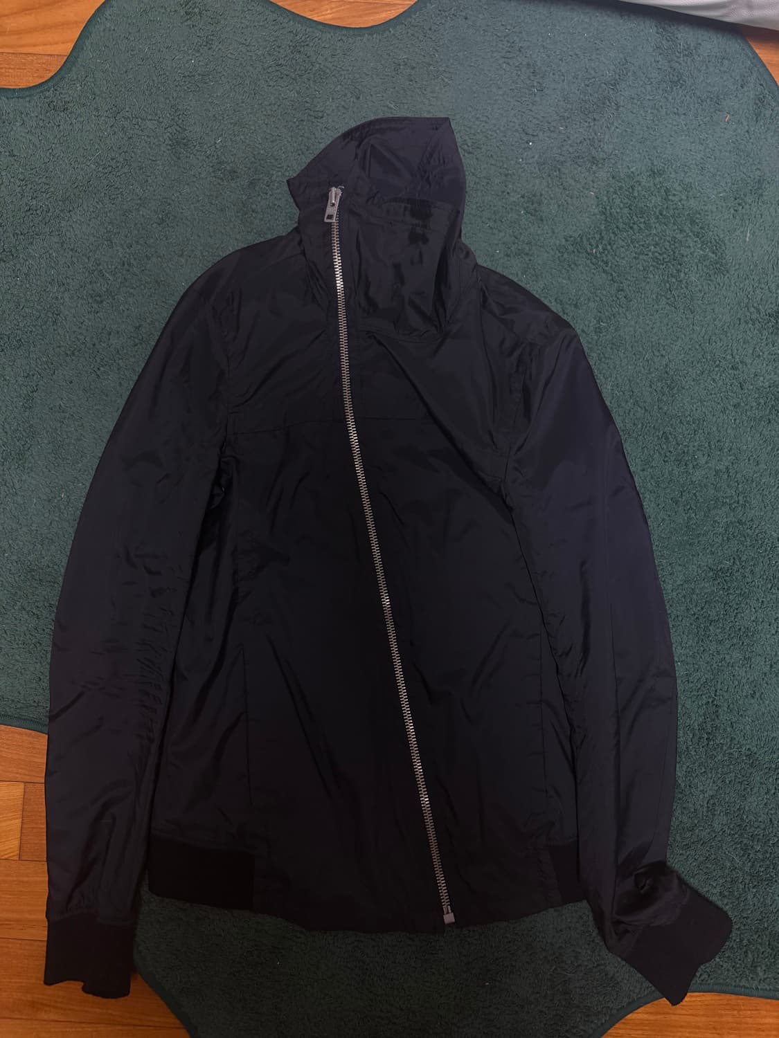 BOISONVERNI Asymmetric Nylon Windbreaker 상품이미지1