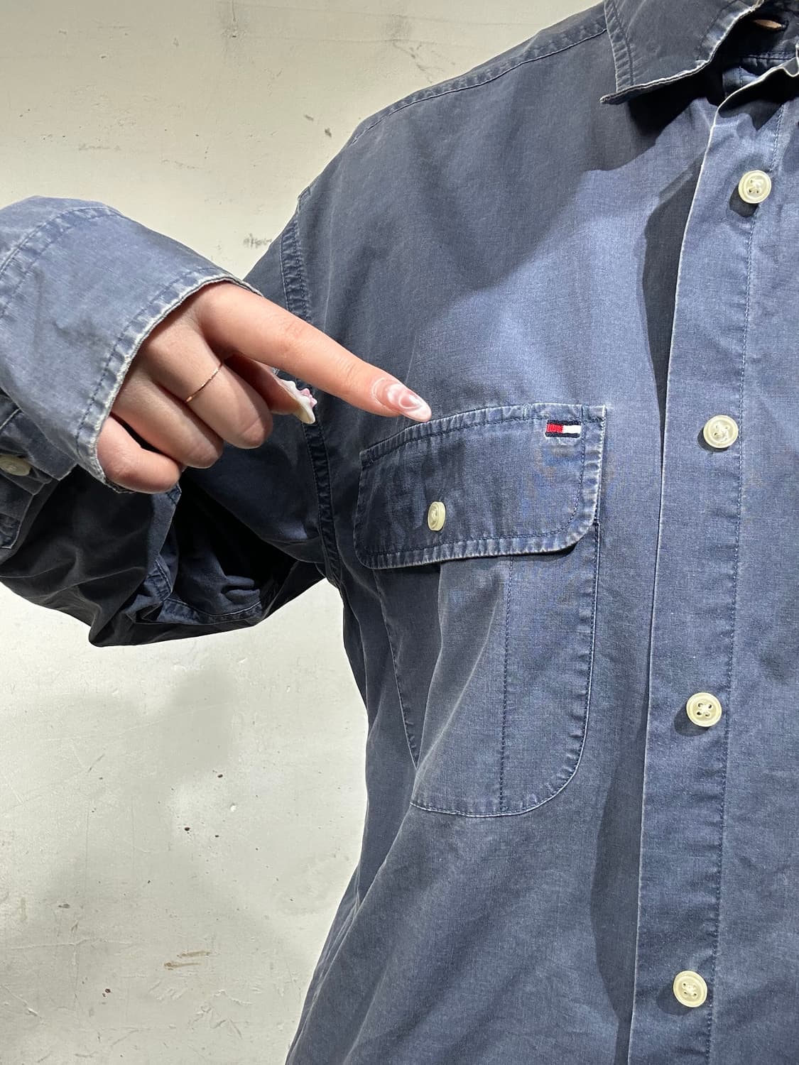 타미 힐피거 블루 오버핏 셔츠 S 상품이미지4