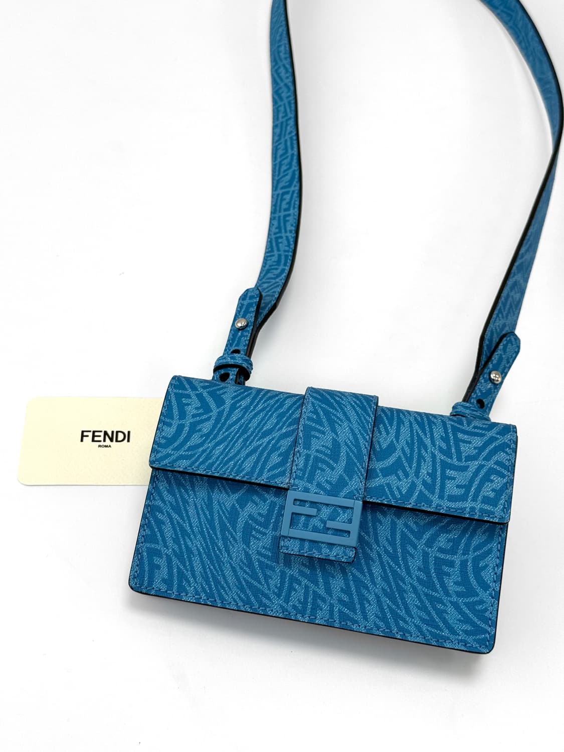 21SS Fendi Baguette Mini Crossbody Bag 상품이미지1