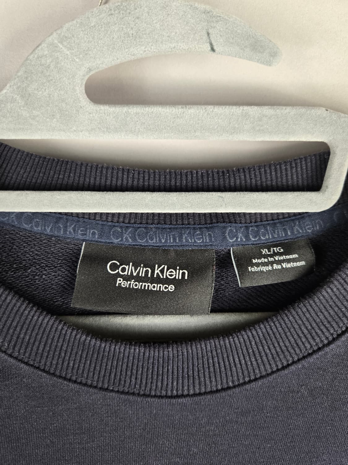 [무료배송]CK 캘빈클라인 XL 남성 퍼포먼스 맨투맨 네이비 상품이미지7