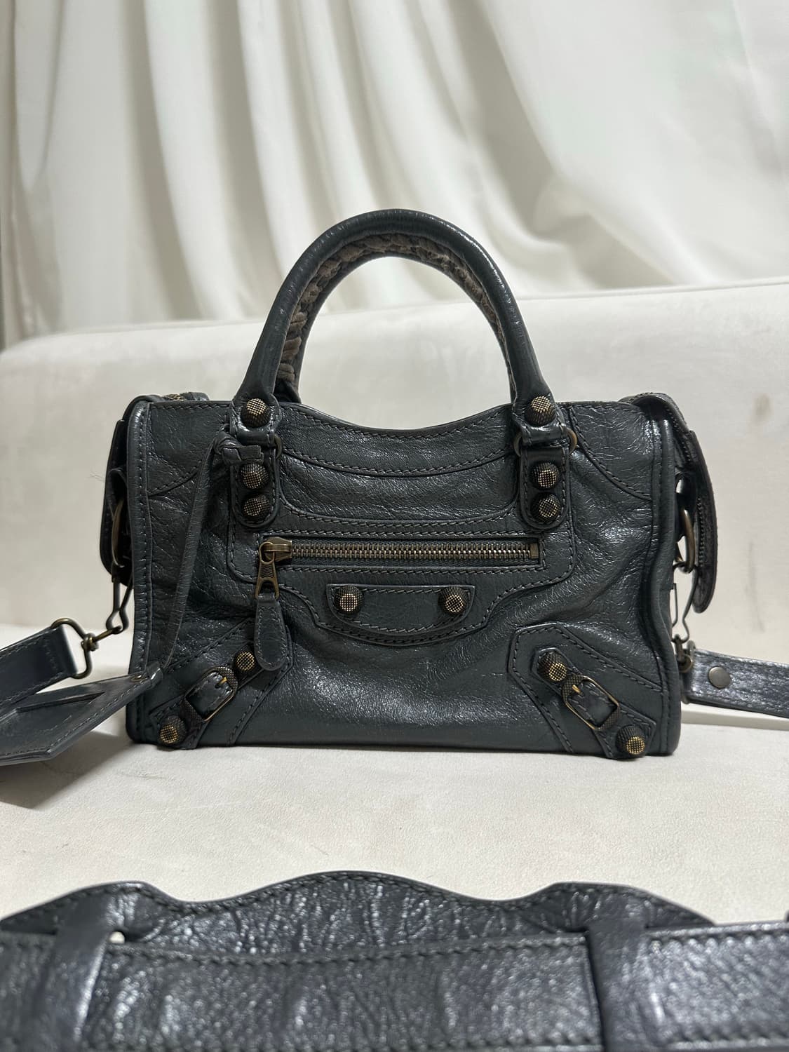 [A+ 정품] 발렌시아가 시티 모터백 미니 그레이 상품이미지10