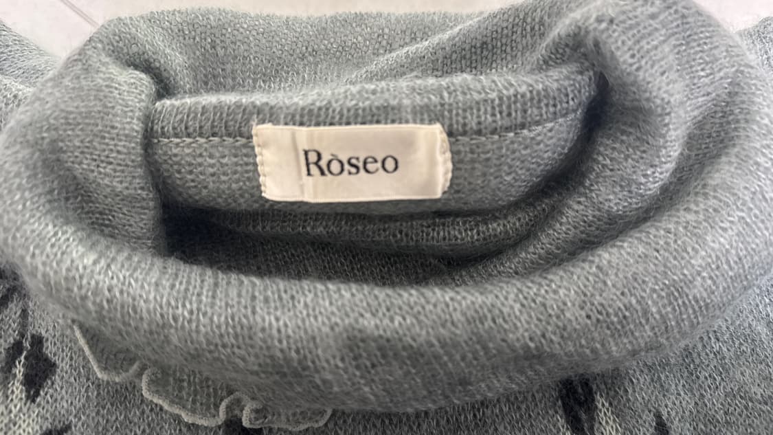 모헤어 꽃 디테일 하이넥 롱 니트 상품이미지6