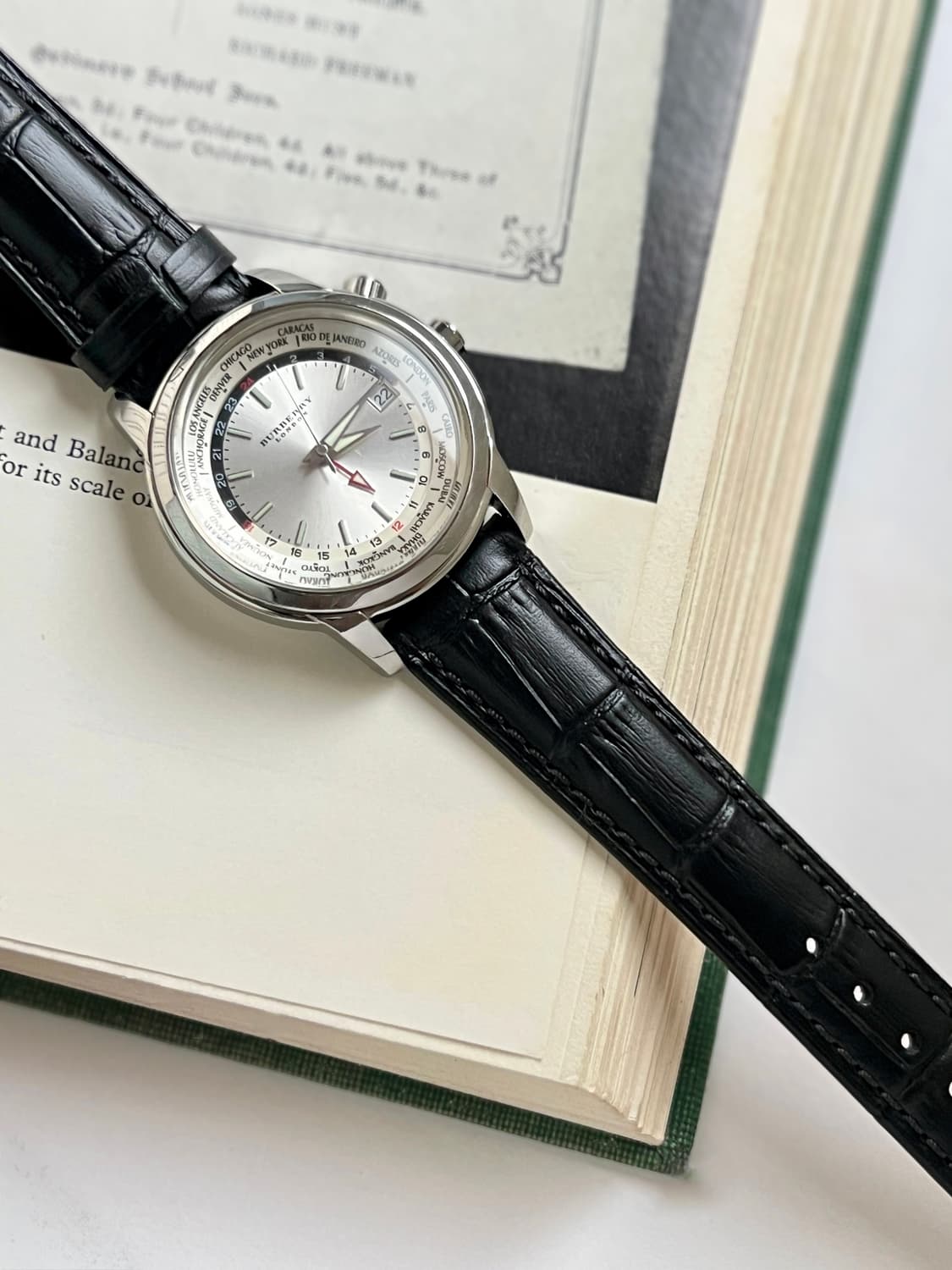 버버리 월드타임 남성 시계 상품이미지2