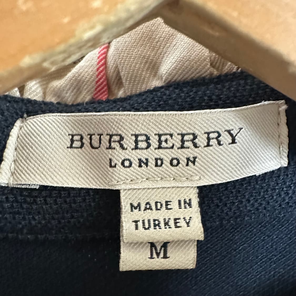 버버리 여자 면 카라 반팔티 검정 M (44추천) 상품이미지5