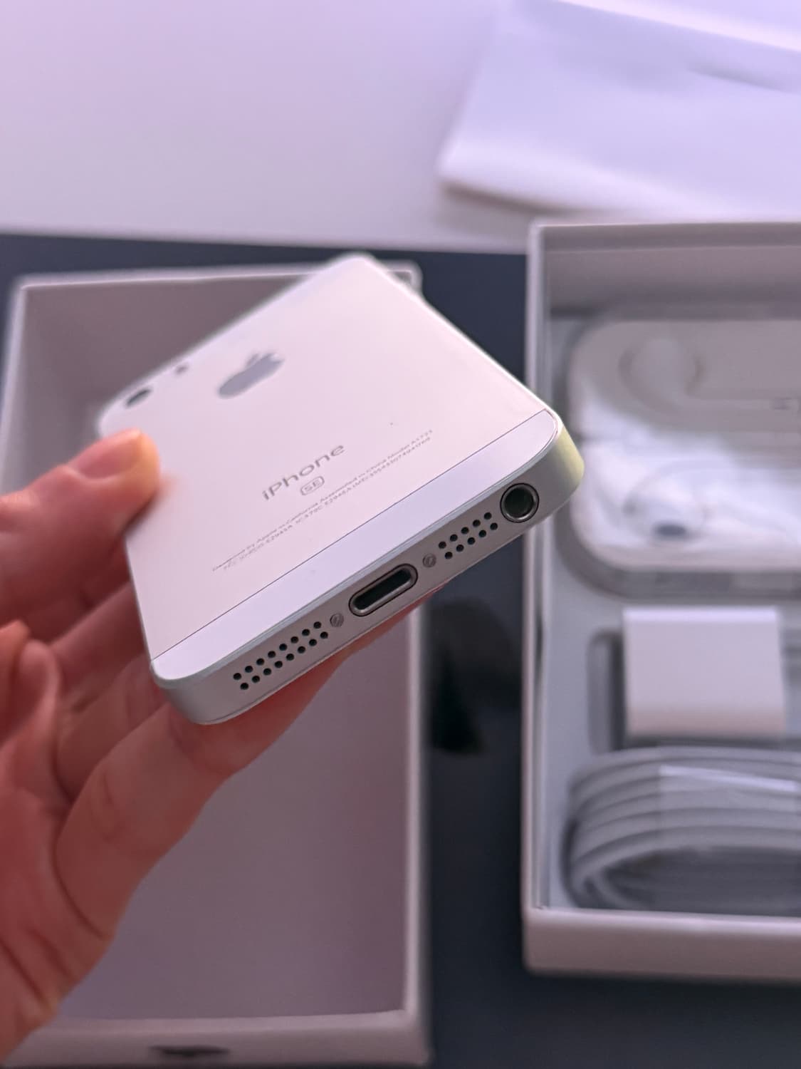 정품 무음 아이폰 se1 실버 128기가 풀박스 새상품 상품이미지2