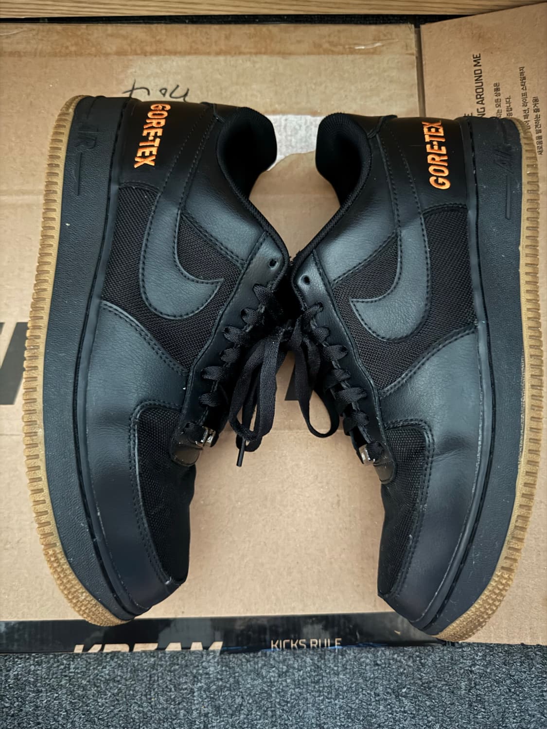 나이키 에어포스 1 로우 고어텍스 블랙 라이트 카본 270 상품이미지4