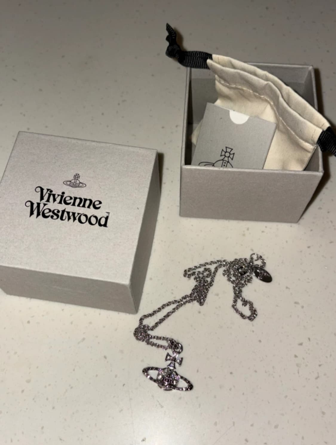 비비안 웨스트우드 미니 바스 릴리프 펜던트 실버 상품이미지3