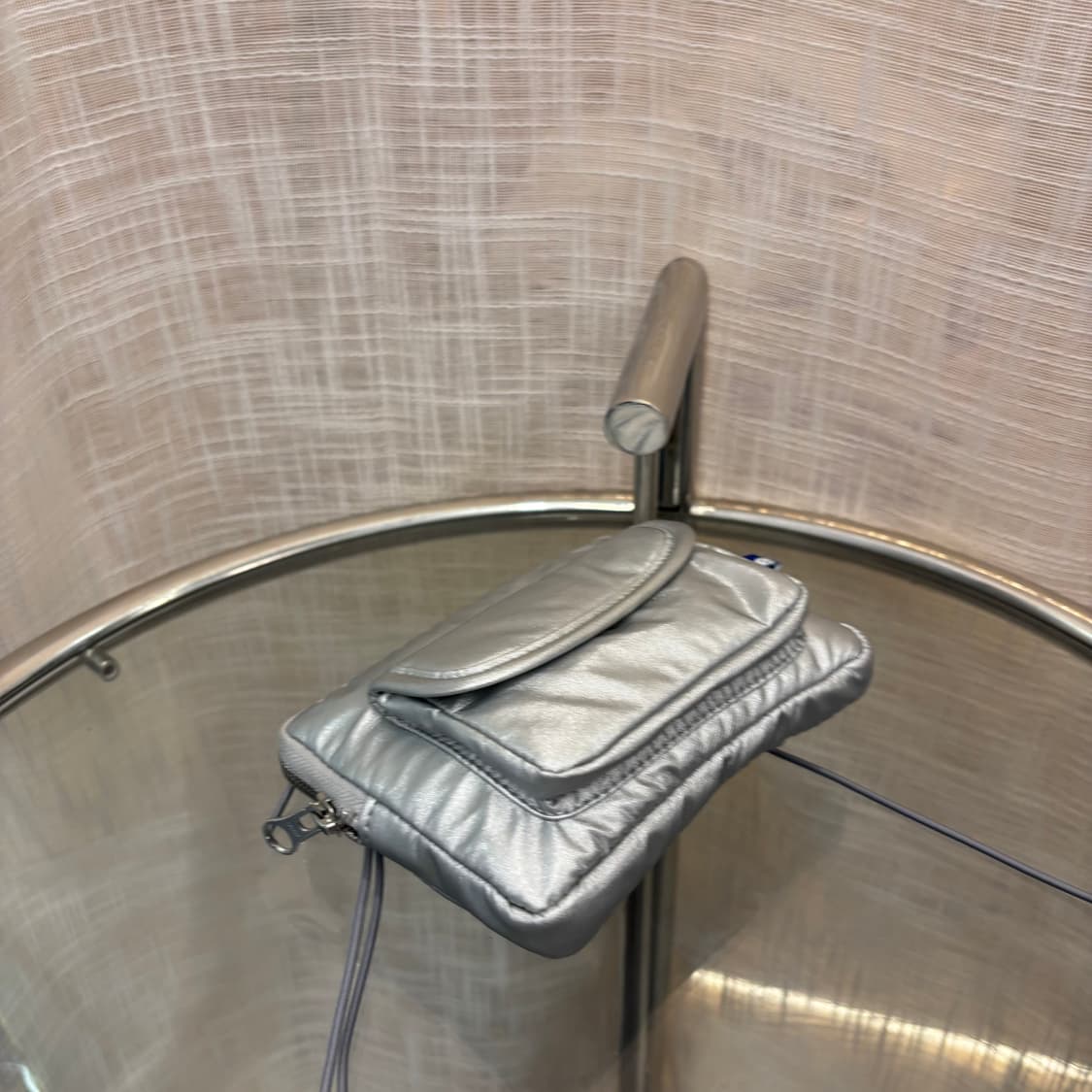 정품 케즈 패디드 미니 크로스백 상품이미지7