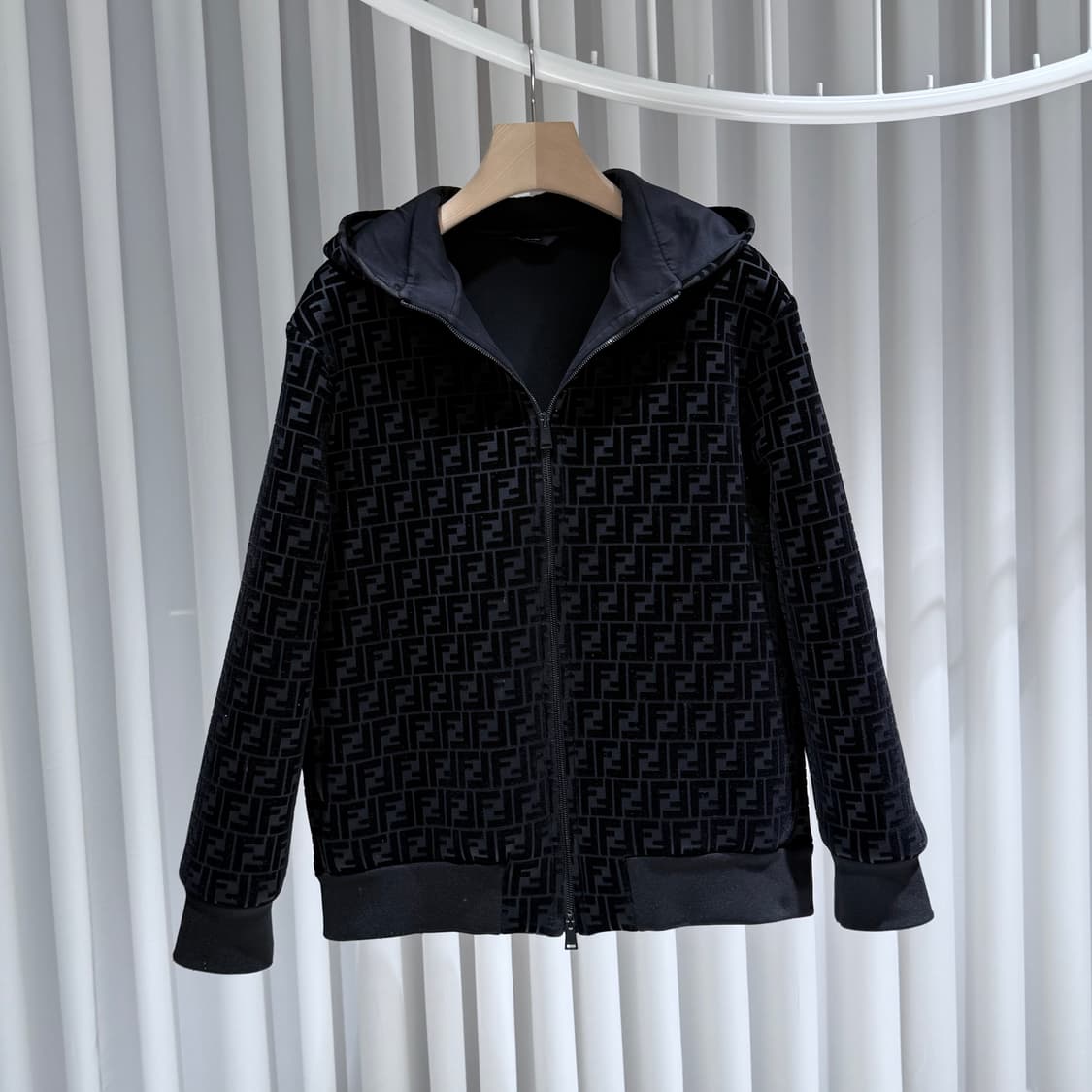 50 / 펜디 FF모노그램 블랙 네오프렌 후드집업 상품이미지3