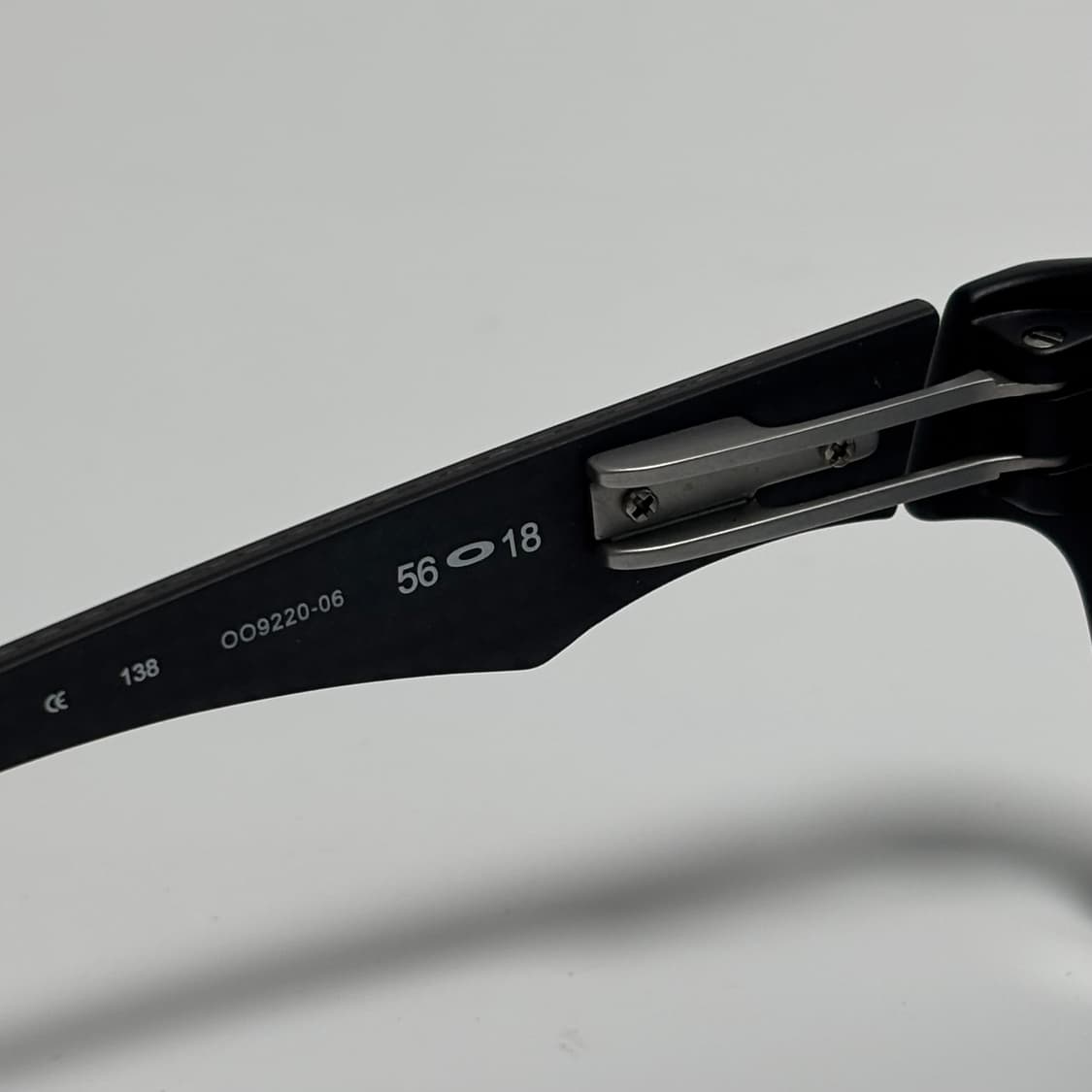 오클리 주피터 카본 페라리 에디션 (Ruby Iridium) 상품이미지5