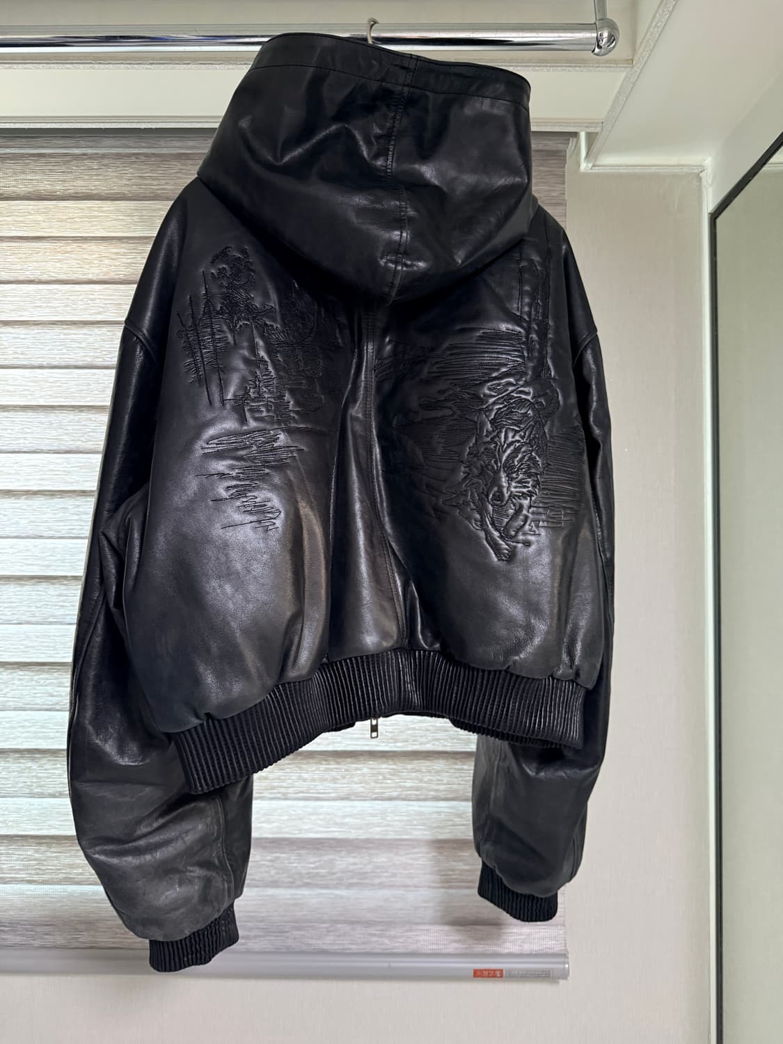 언더마이카 자수 레더 후드 봄버 상품이미지3