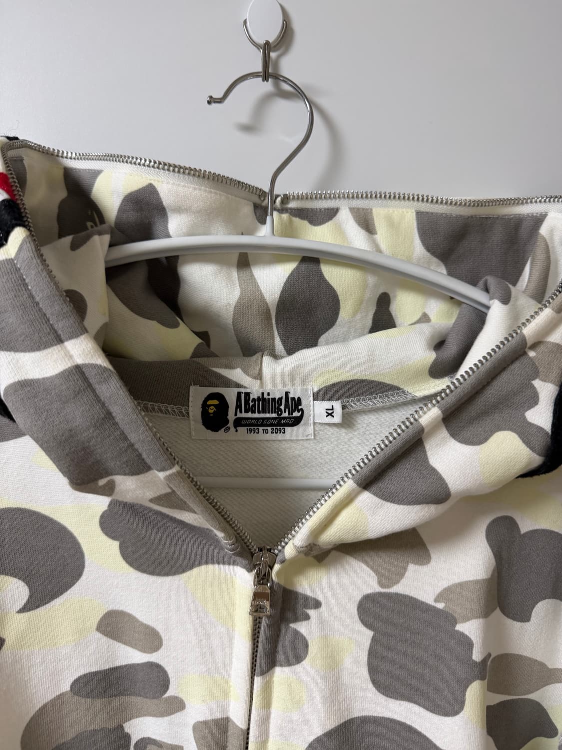 베이프 시티카모 샤크후드집업 상품이미지2