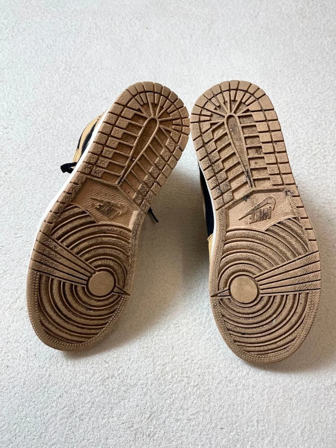 나이키 에어조던 1 하이 레트로 og 바체타 스니커즈 A1835 상품이미지8