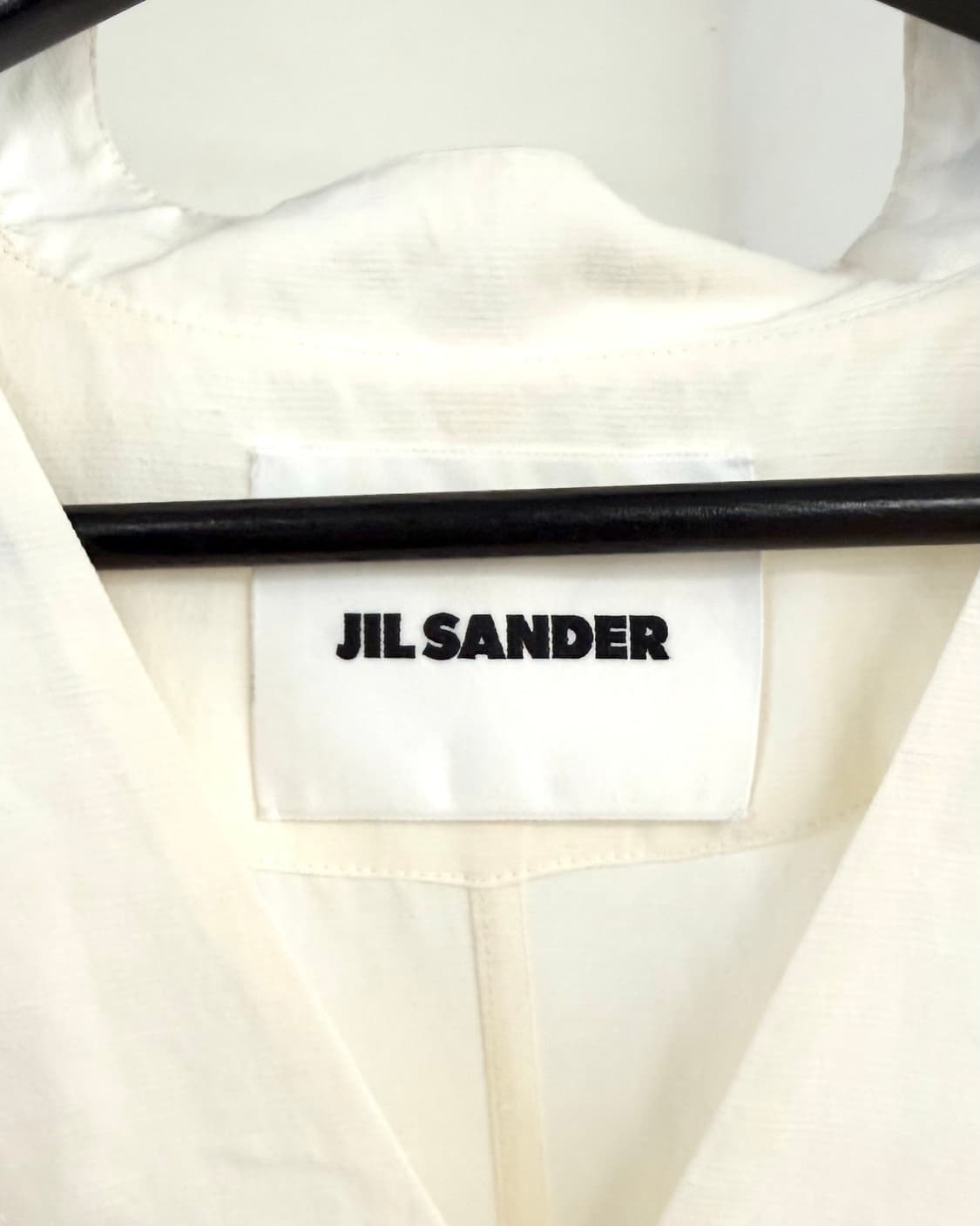 질샌더 아이보리 브이넥 하프 블라우스 상품이미지7