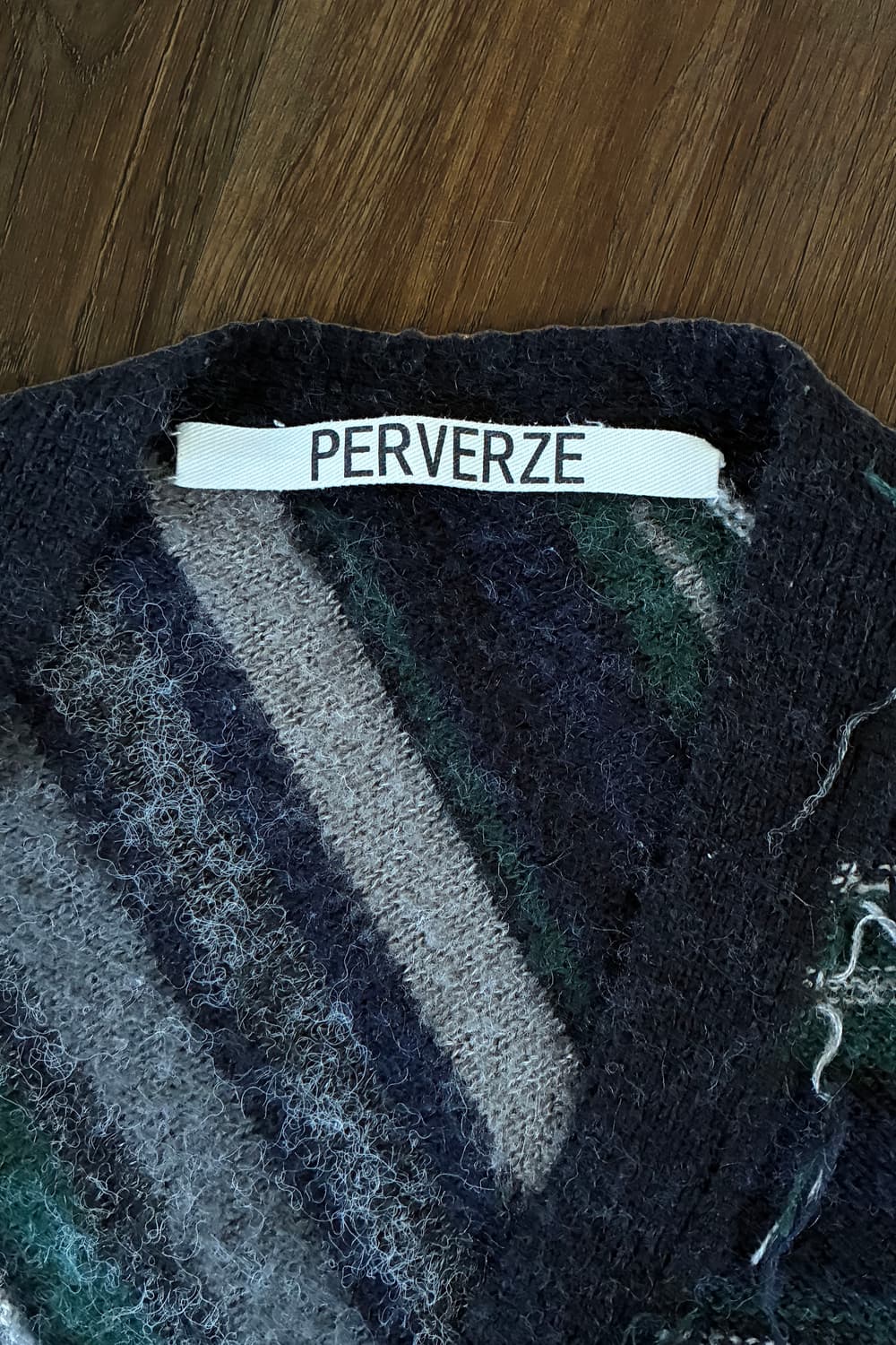 Perverze Stripe Knit Cardigan 상품이미지5