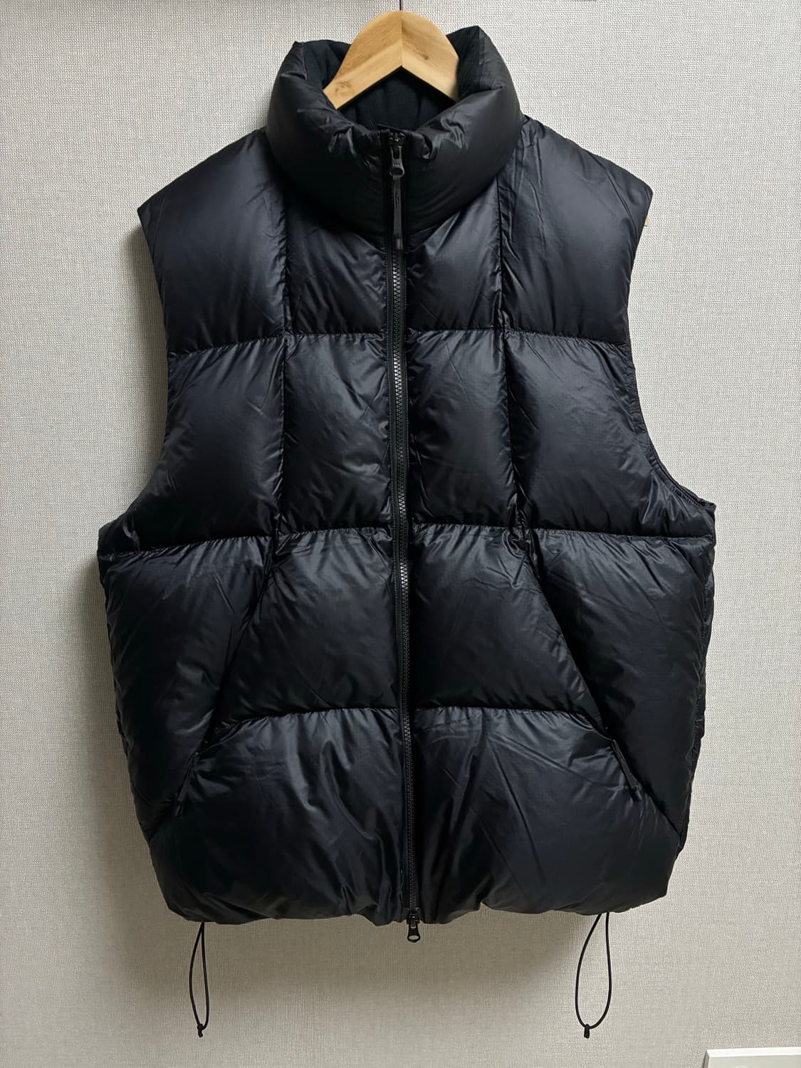 골드윈 25fw 퀀텀 다운 베스트 블랙컬러 3사이즈 상품이미지3