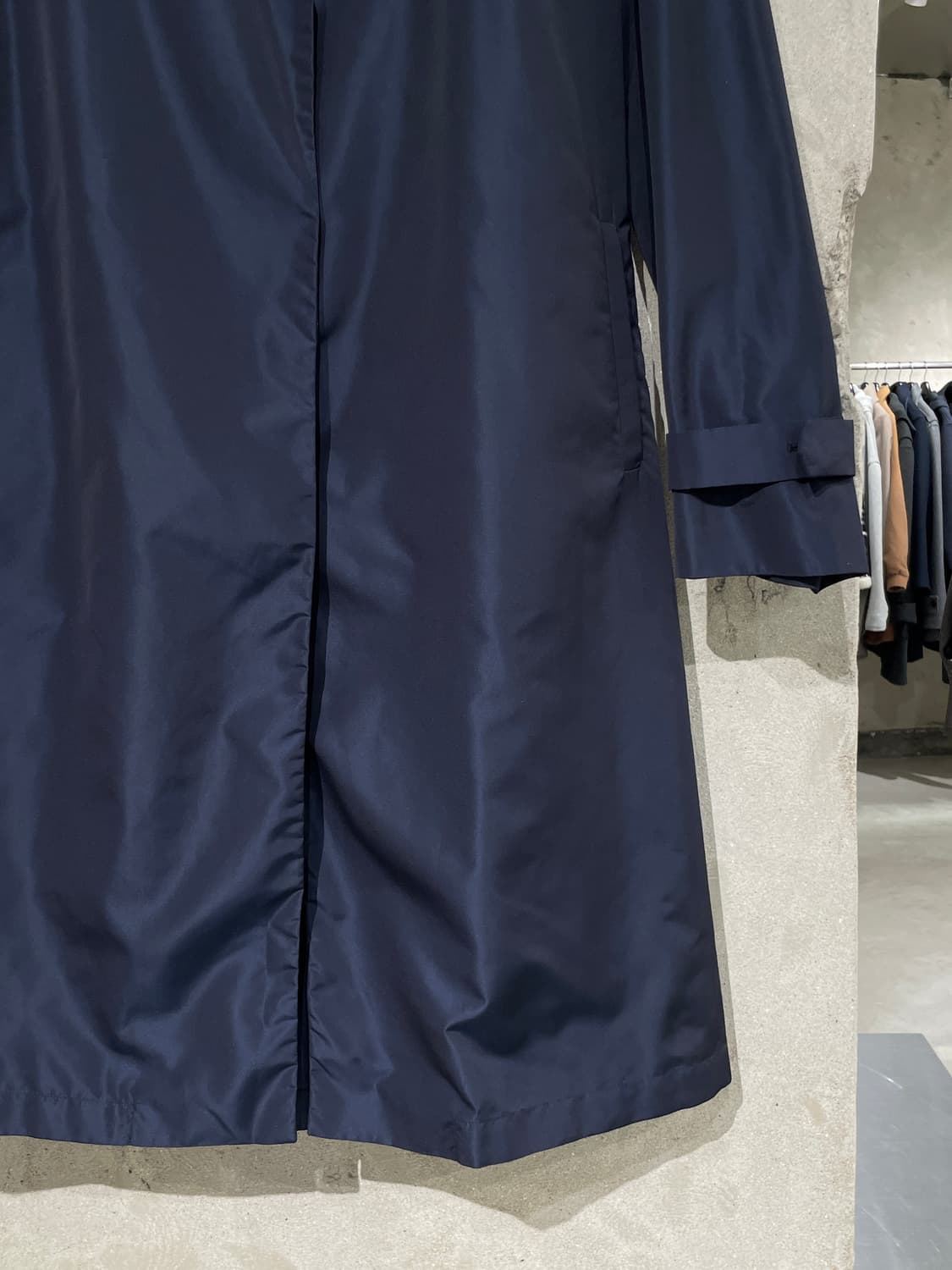 질샌더 딥 네이비 히든 버튼 폴리에스텔 하프 코트 상품이미지5