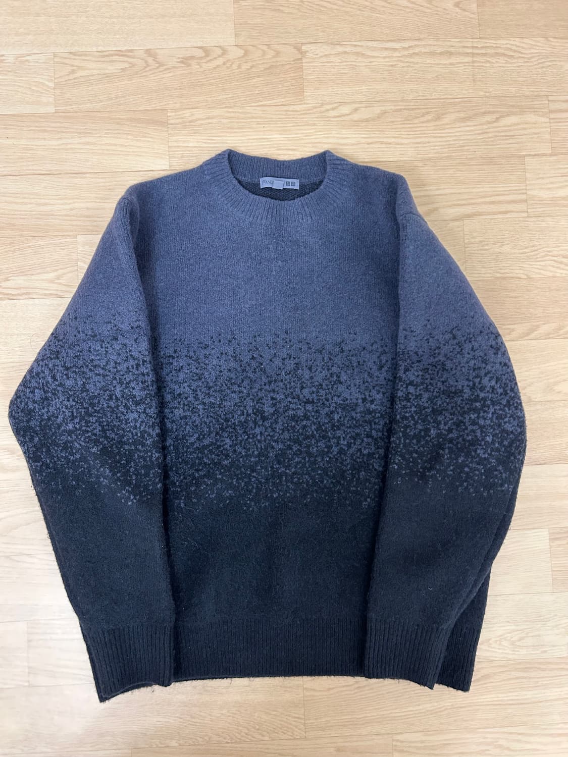 유니클로 수플레얀그라데이션크루넥스웨터 상품이미지1