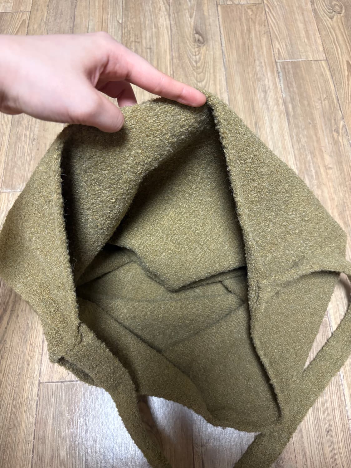 샵페어리 카키색 덤블 숄더백 상품이미지3