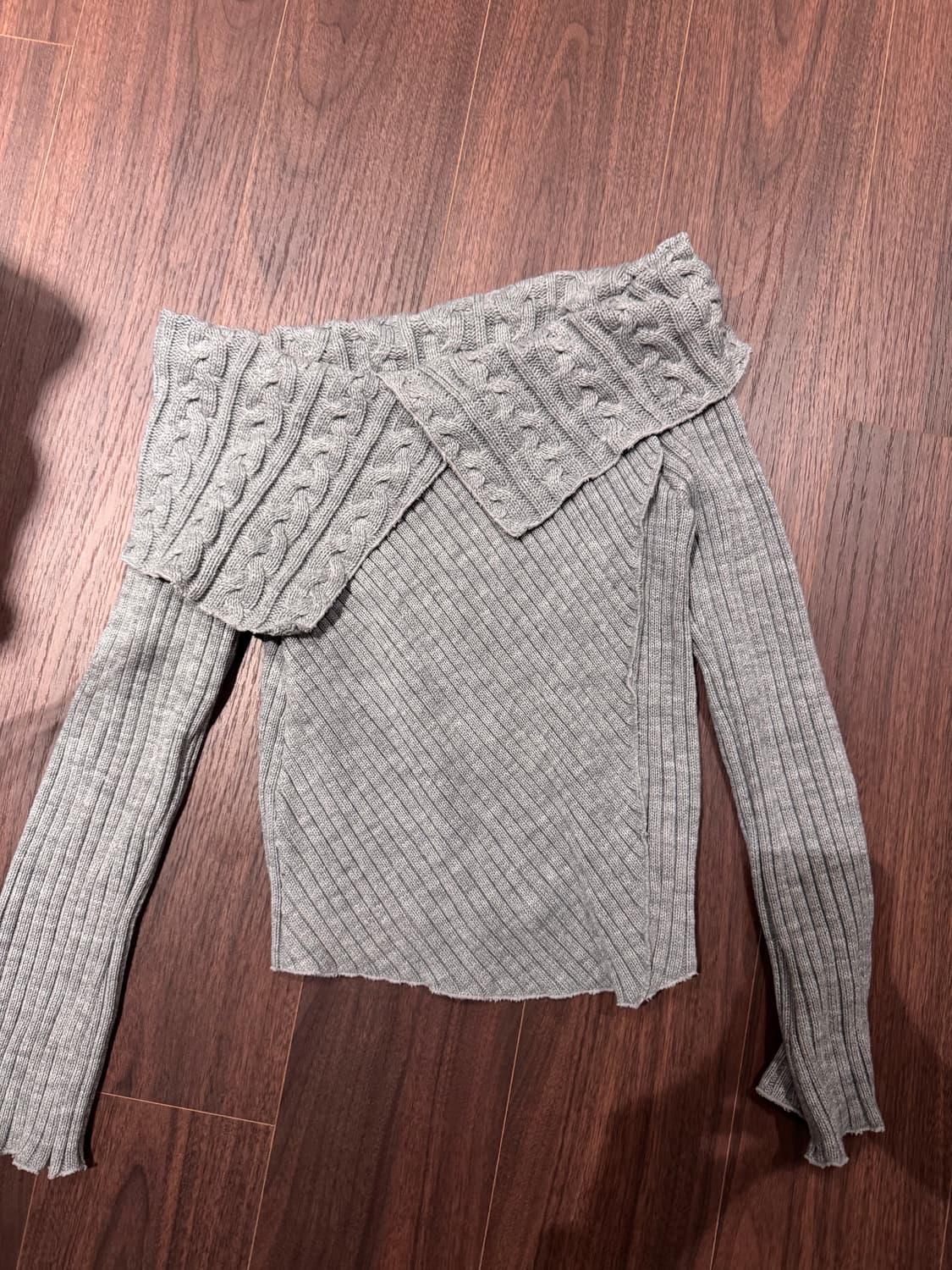 폴리수엠 오프숄더 니트 상품이미지2