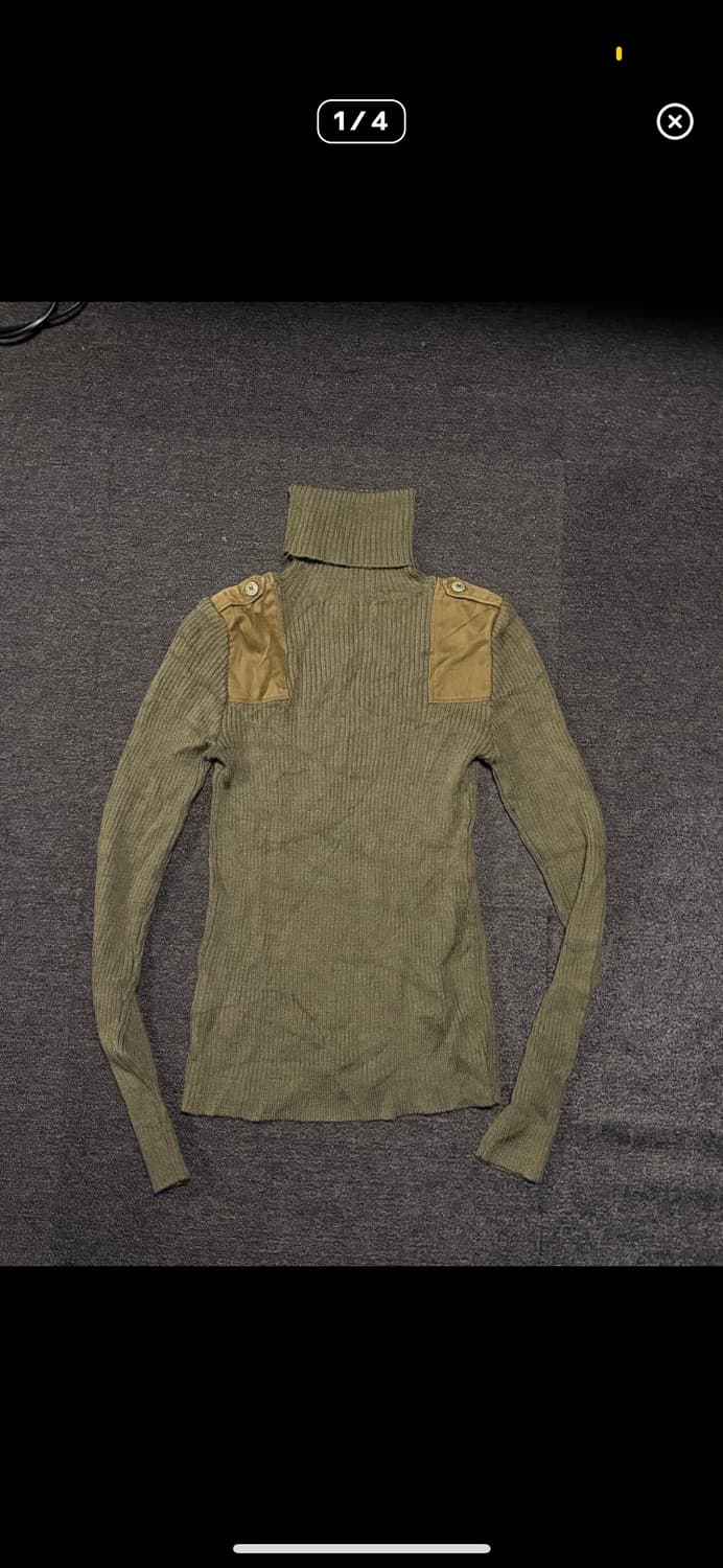 Military button shoulde turtle neck knit 상품이미지1