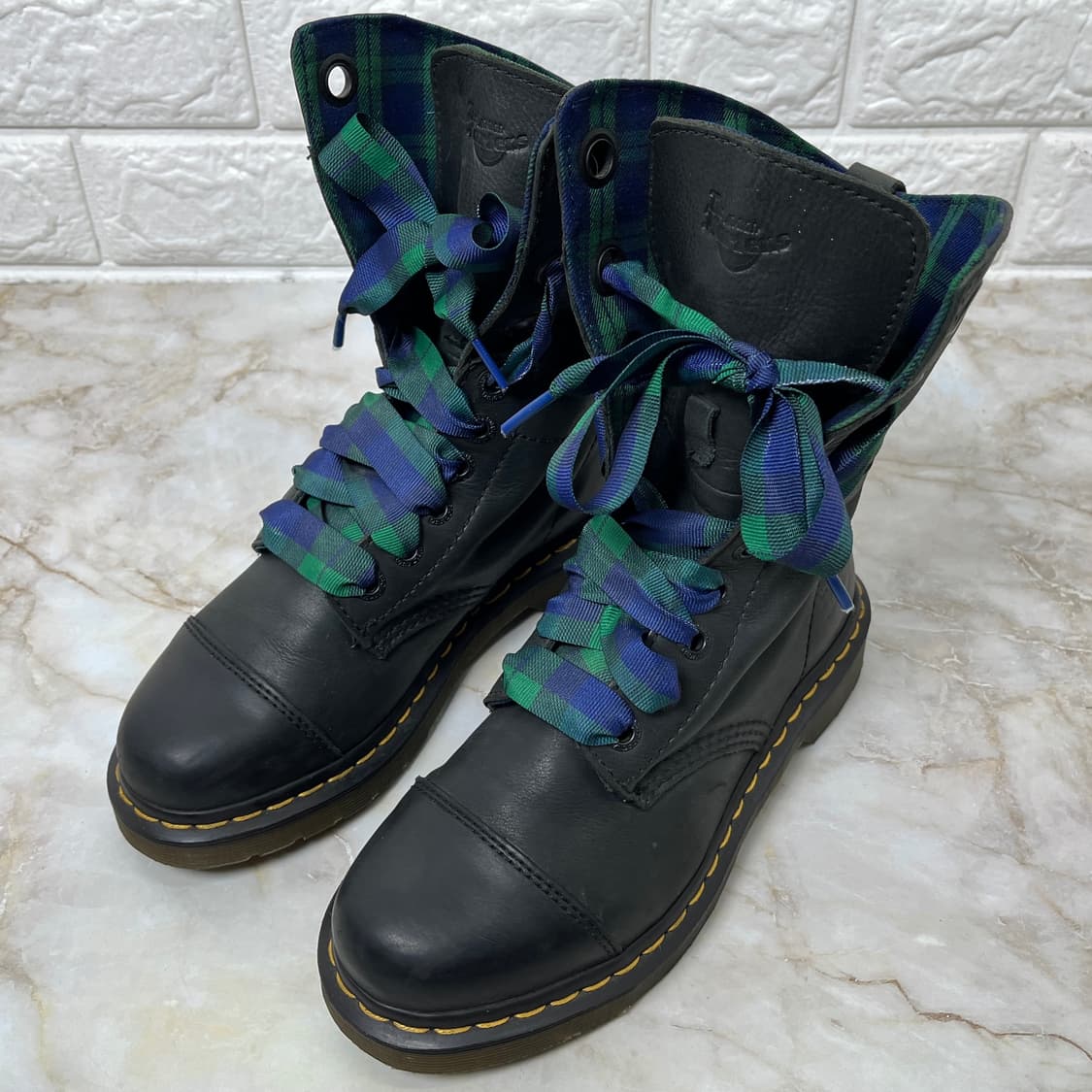 Dr. Martens Amelia Tartan Fold boots 230 상품이미지2