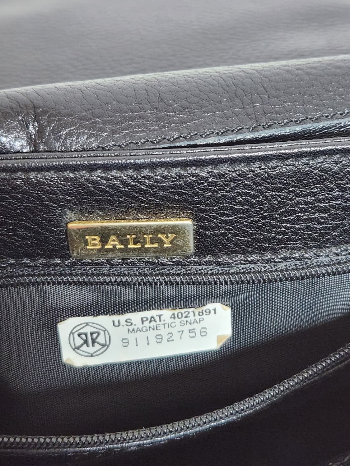 Bally 블랙 크로스백 (발리 가방) 상품이미지4