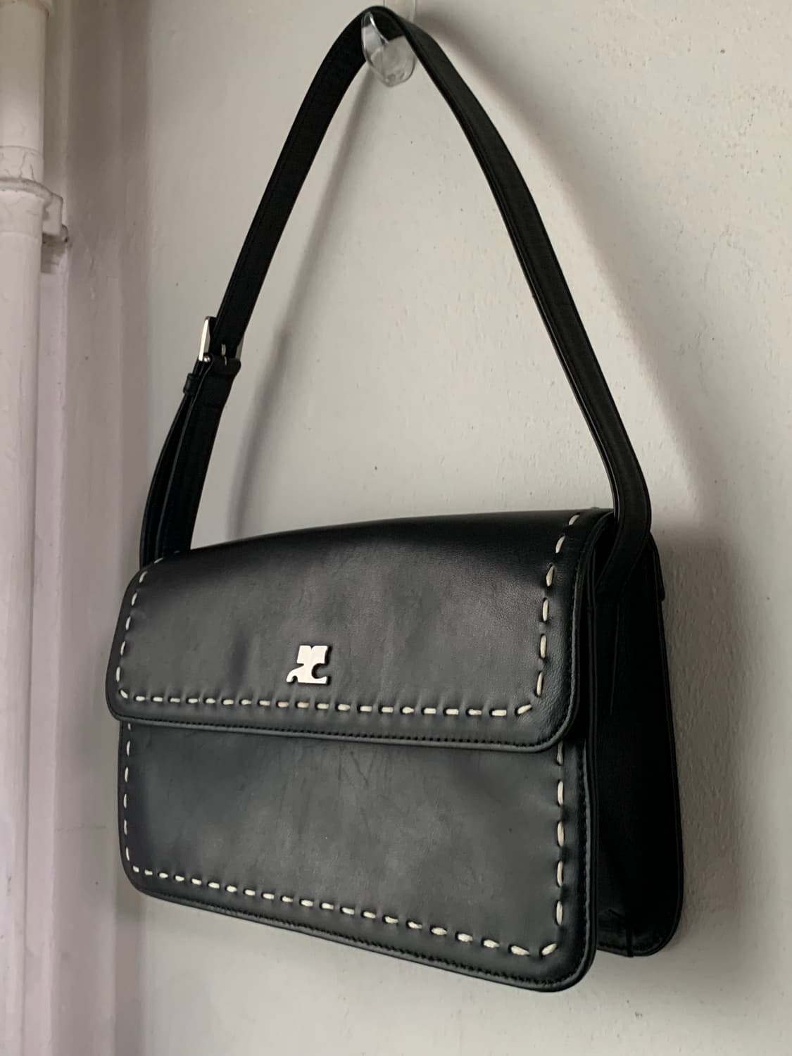 꾸레쥬 빈티지 숄더백 스티치 블랙 상품이미지2