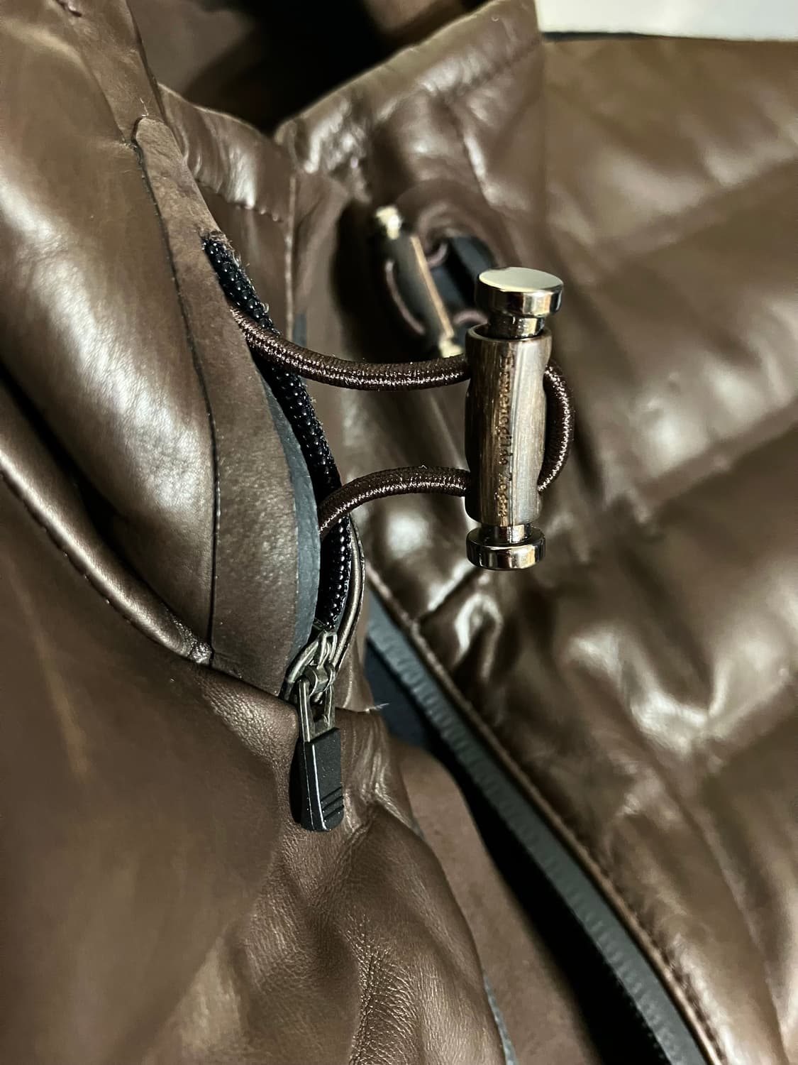 제냐 마세라티 가죽 패딩 베스트 상품이미지9