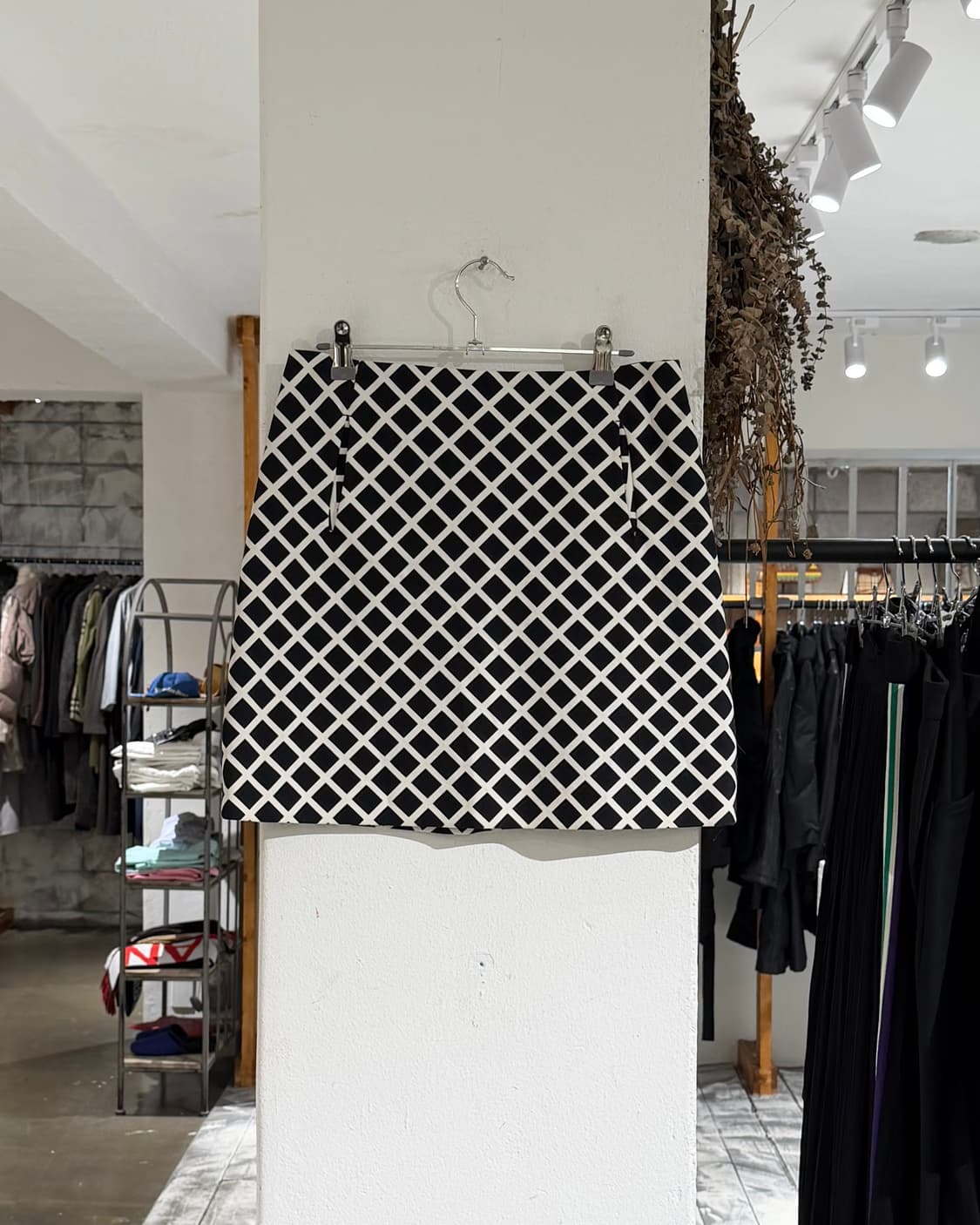 잔프랑코 페레 블랙 라티스 패턴 A라인 미니스커트 상품이미지1