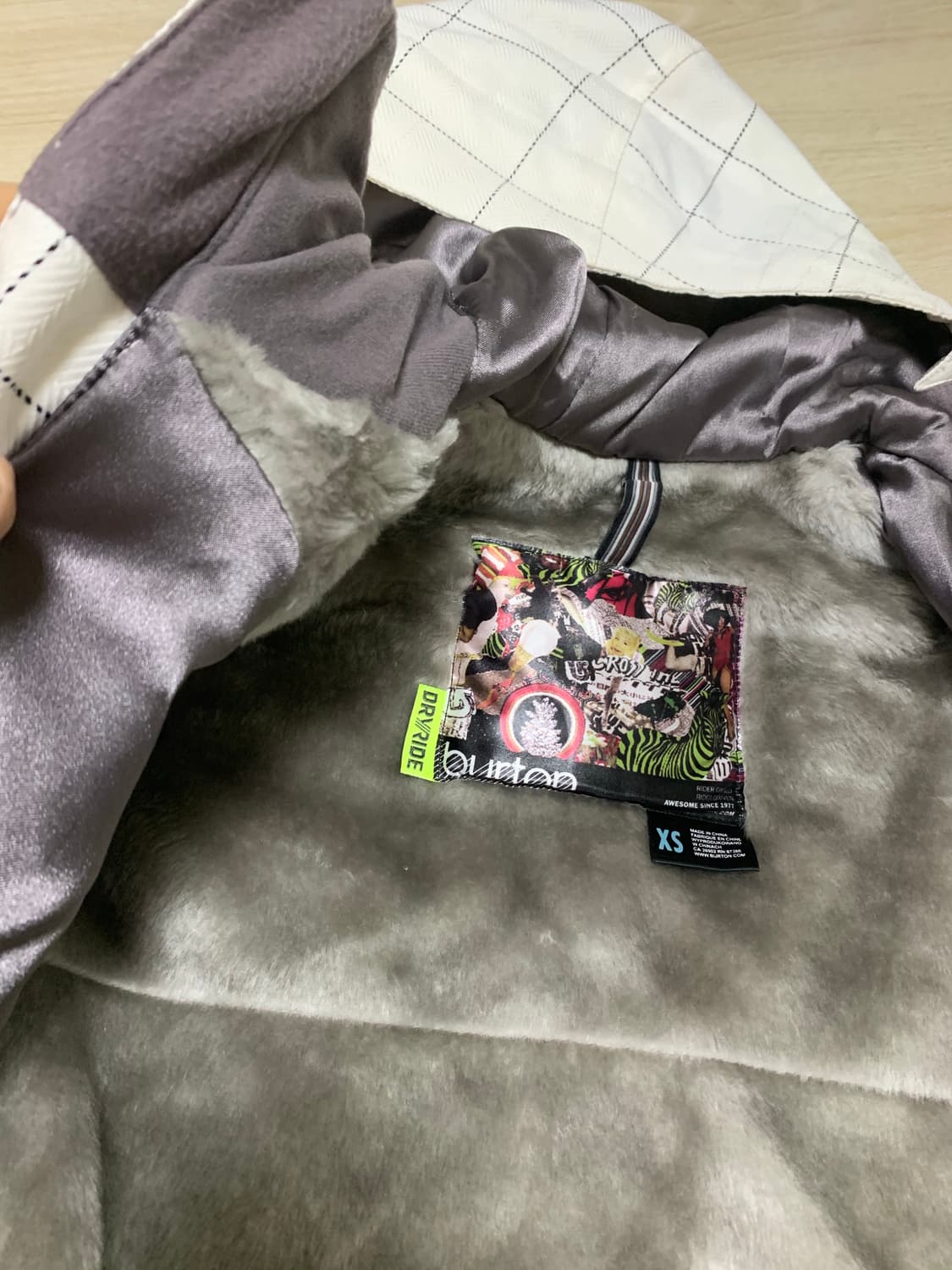 버튼(Burton) DRYRIDE 여성 스노우 자켓 / 미착용 상품이미지5