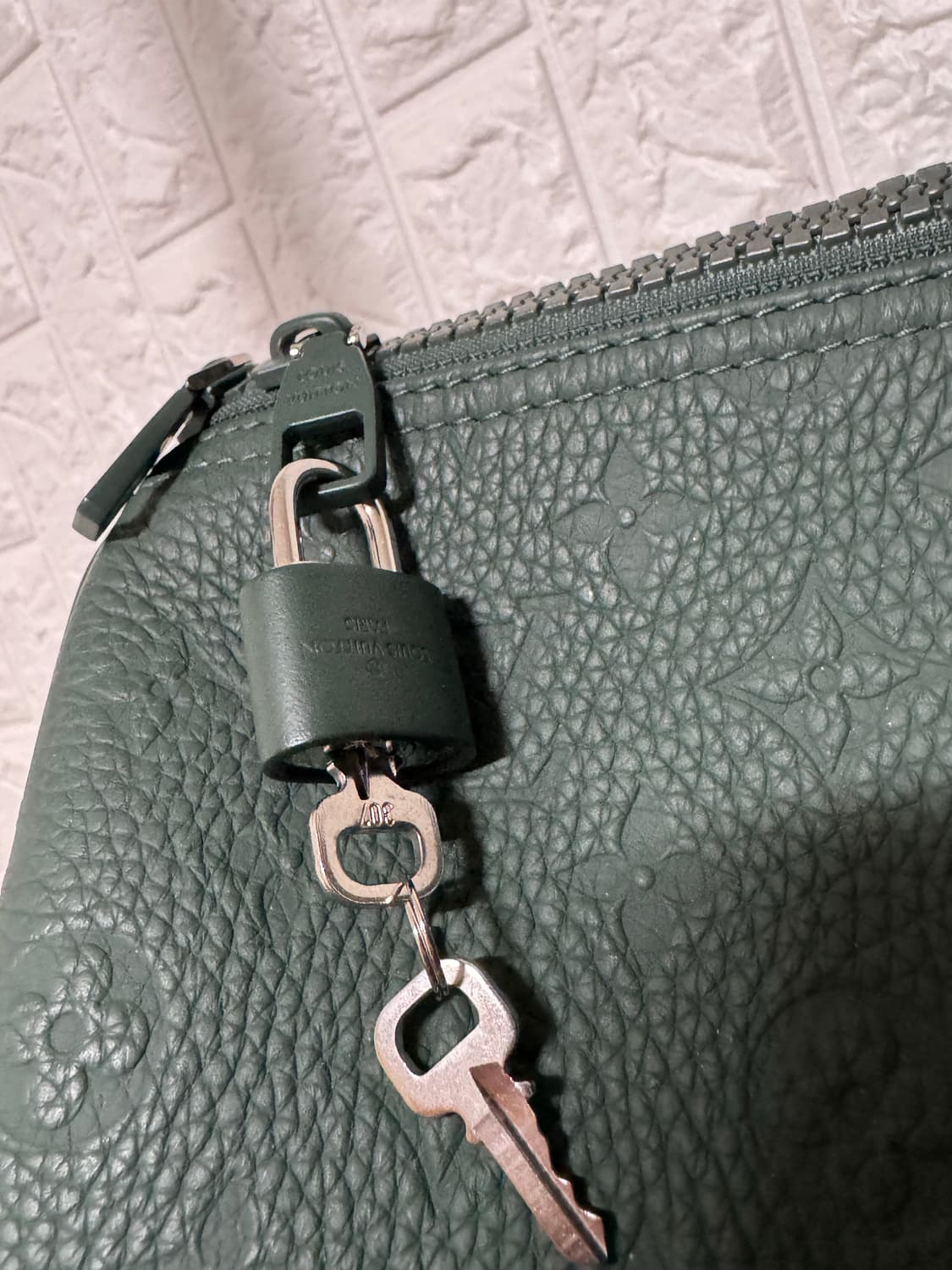 [50] 루이비통 토뤼옹 딥그린 키폴 보스턴백 상품이미지5